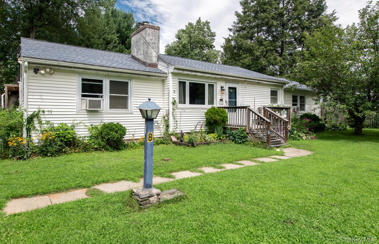 8 Loyola Road – For Sale photo 2