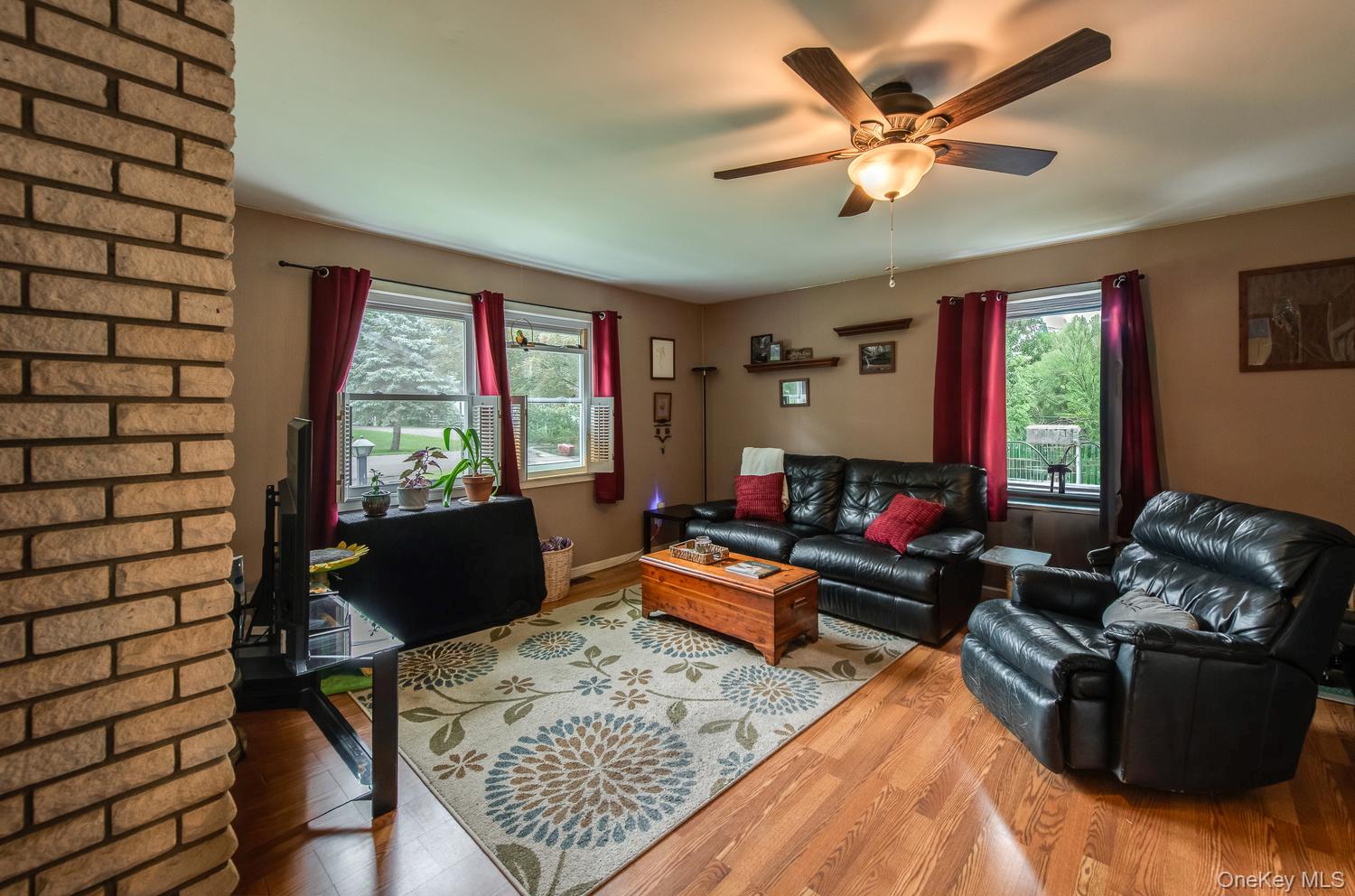 8 Loyola Road – For Sale photo 10