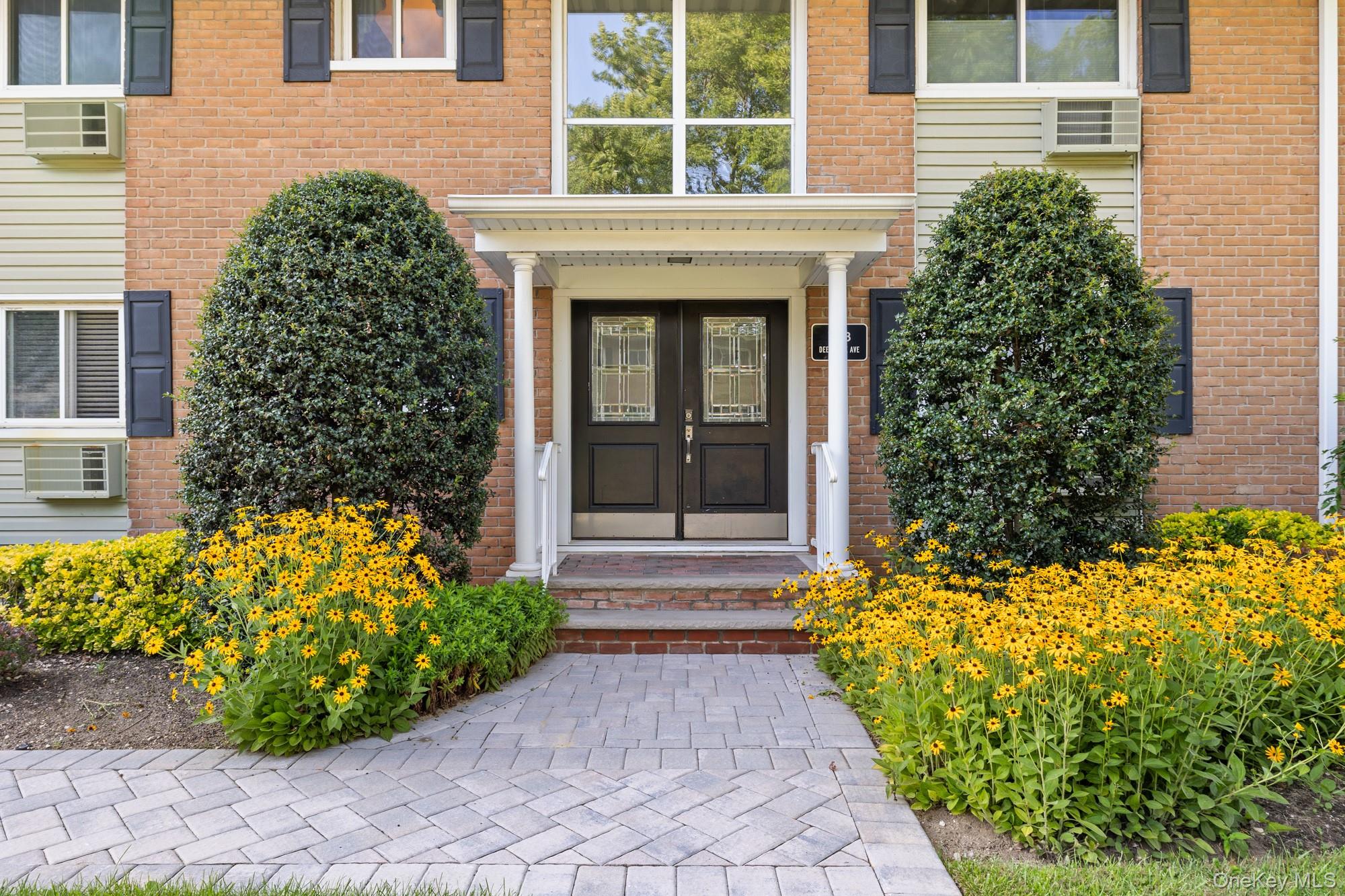 748 Deer Park Avenue, Unit 7H photo 4