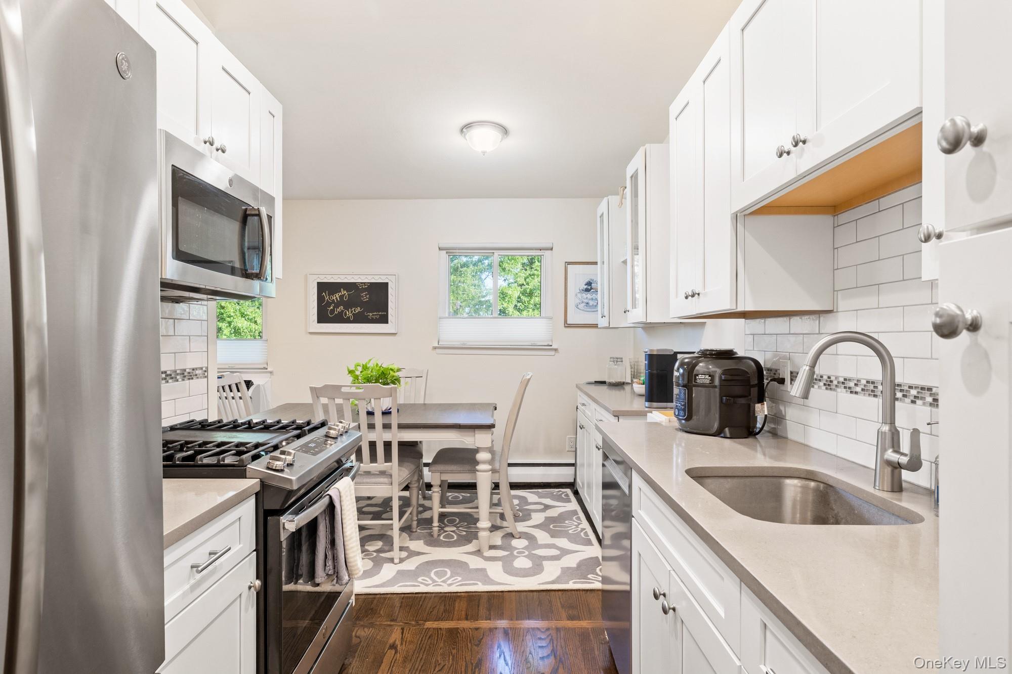 748 Deer Park Avenue, Unit 7H photo 15