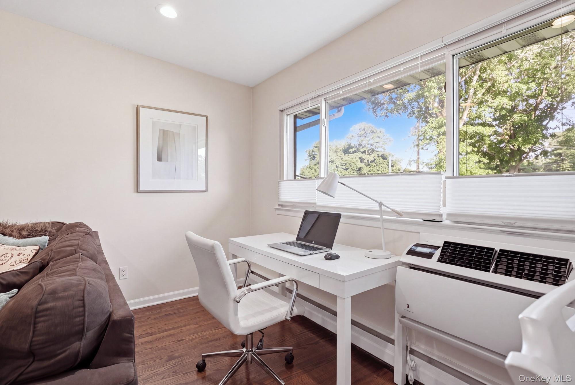 748 Deer Park Avenue, Unit 7H photo 10