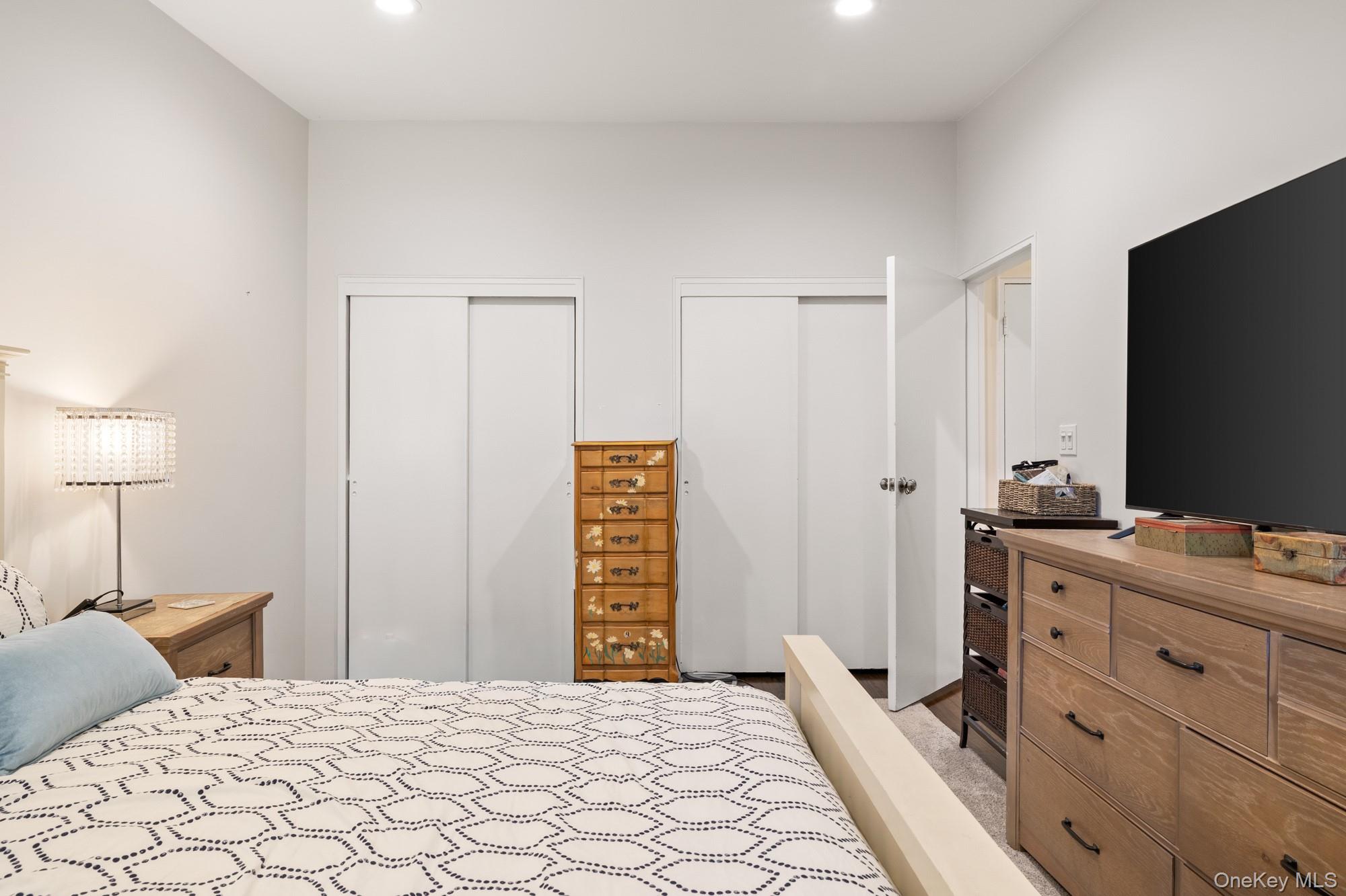 748 Deer Park Avenue, Unit 7H photo 20