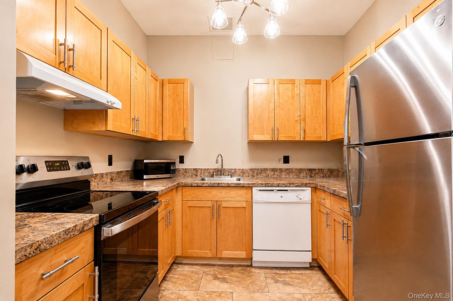 20 S Broadway, Unit 202 photo 6