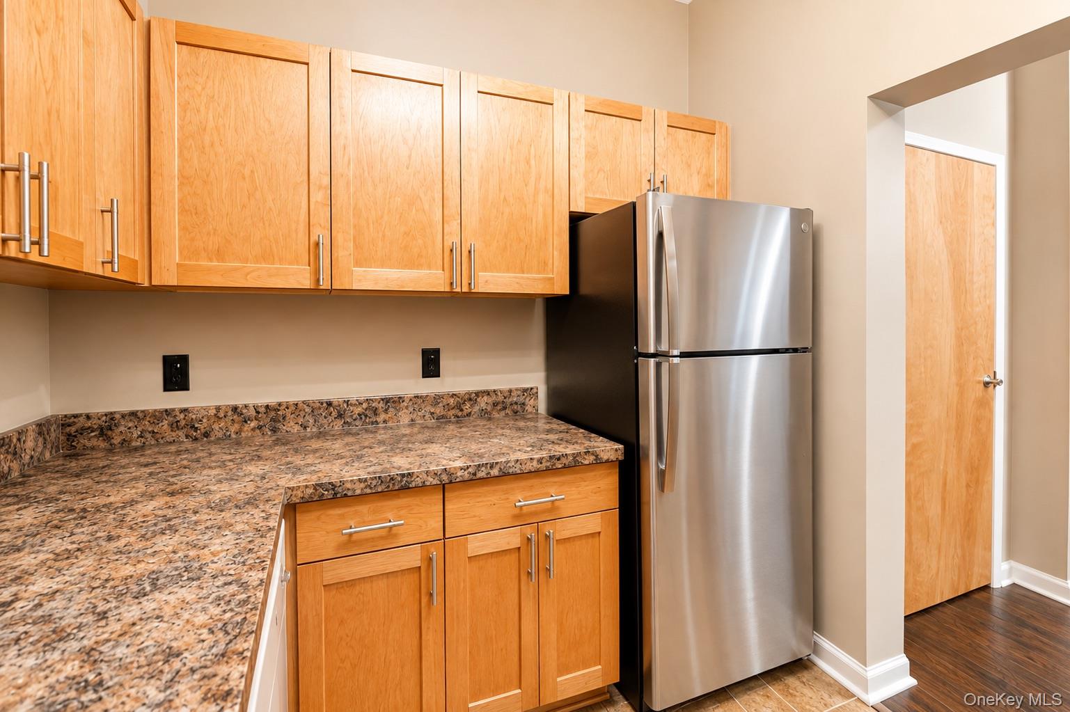 20 S Broadway, Unit 202 photo 5