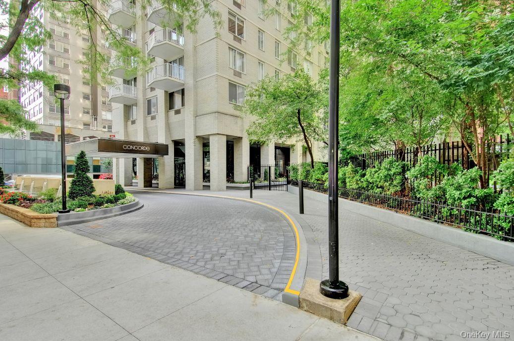 220 E 65th Street, Unit 11C photo 14