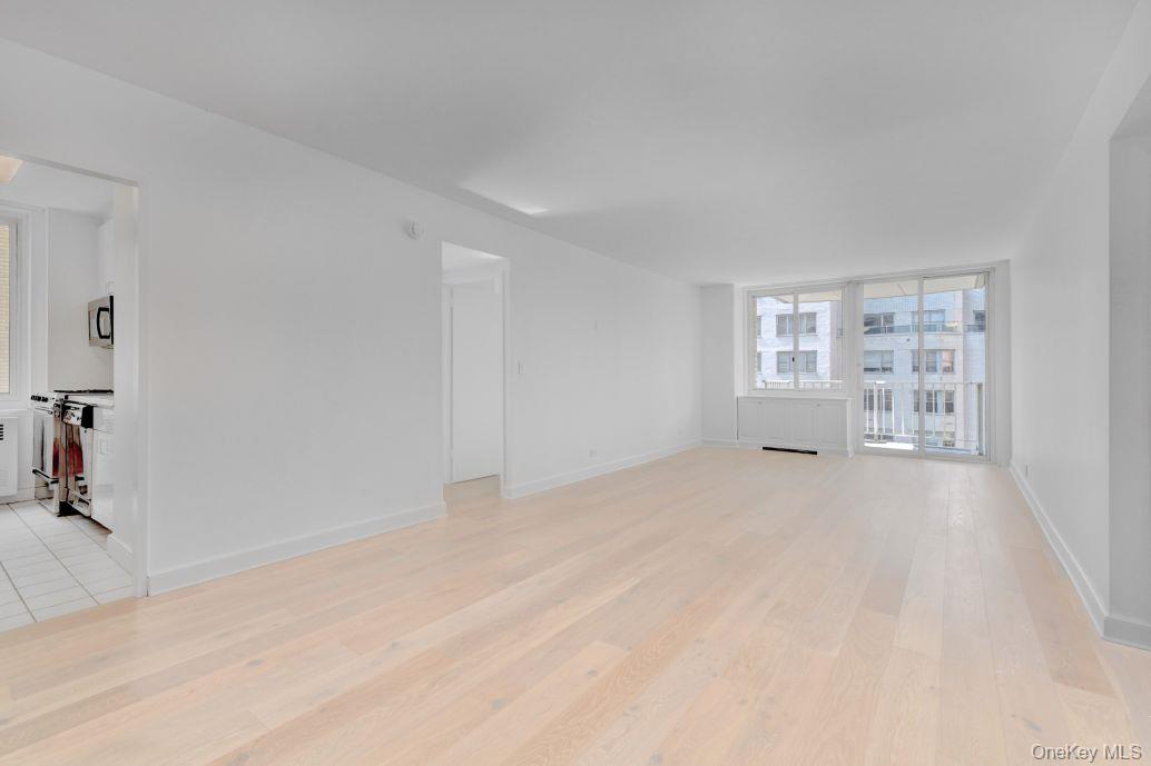 220 E 65th Street, Unit 11C photo 2