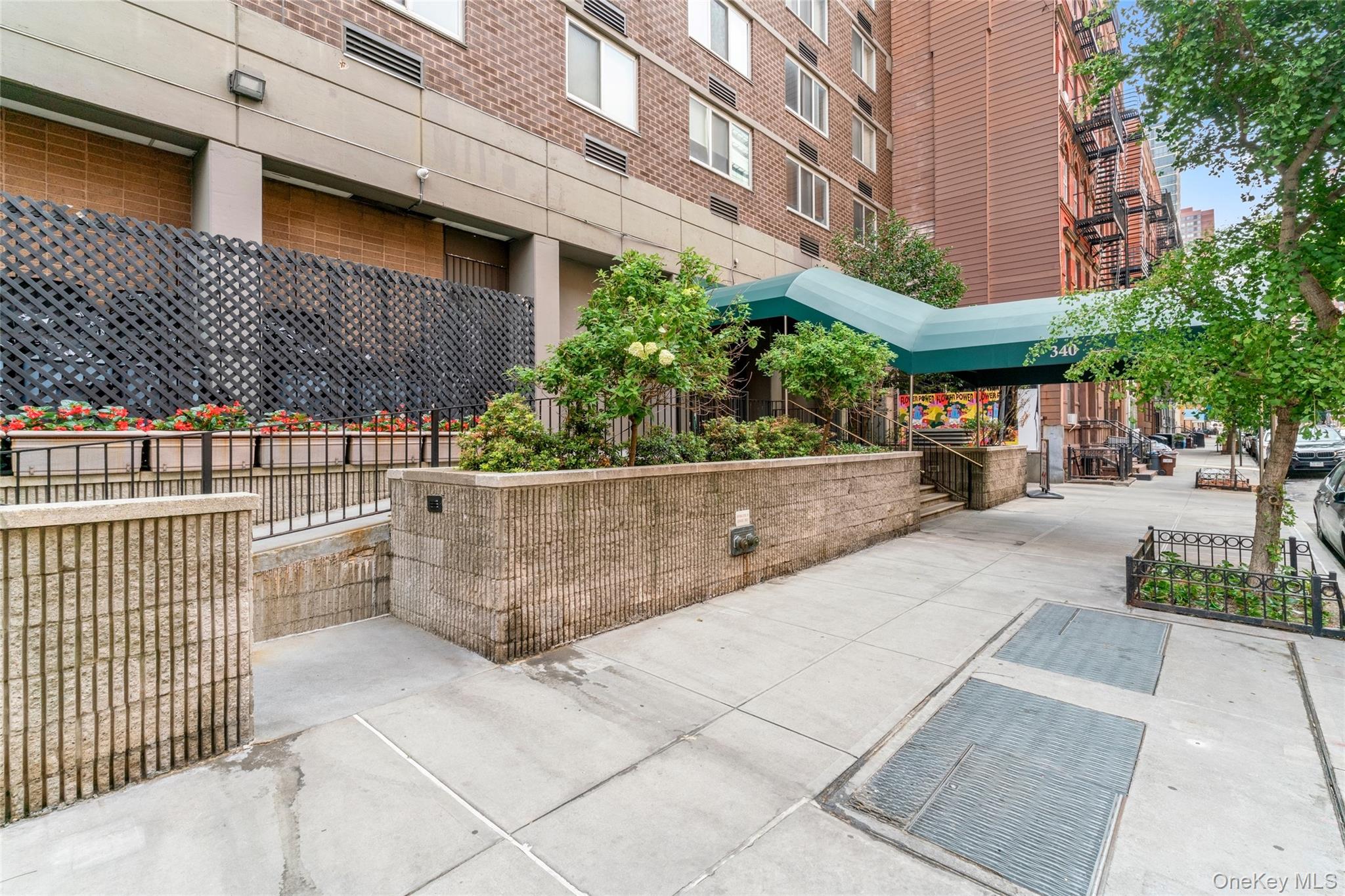 345 E 93rd Street, Unit 13G photo 27