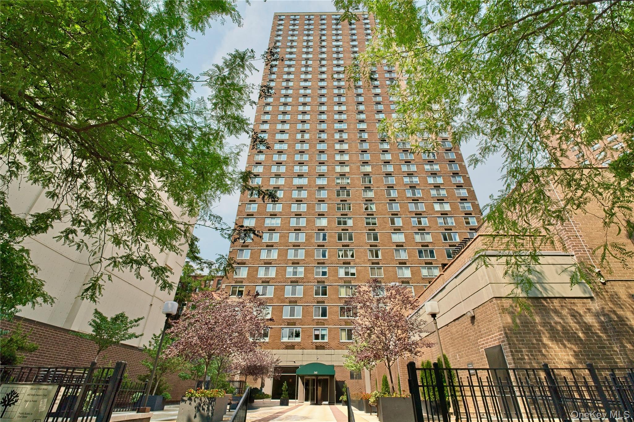 345 E 93rd Street, Unit 13G photo 29