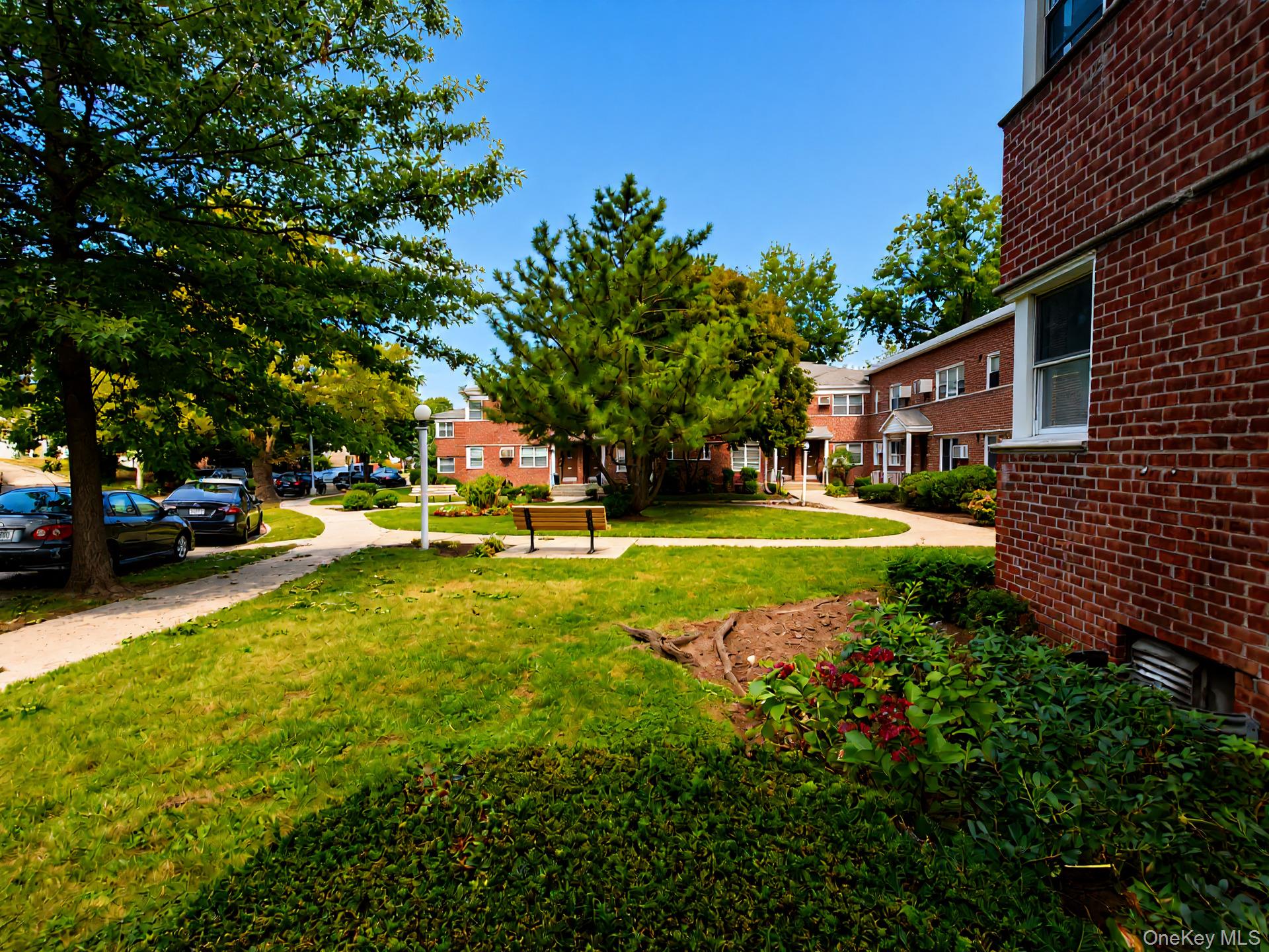 196-08 Pompeii Avenue, Unit 1B photo 6