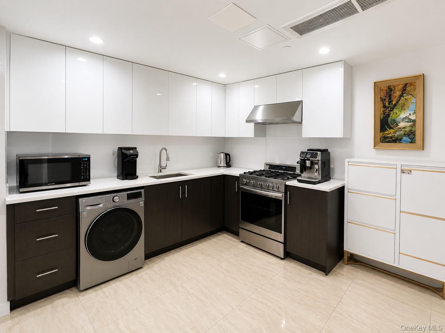 158-16 79th Avenue – For Sale photo 3
