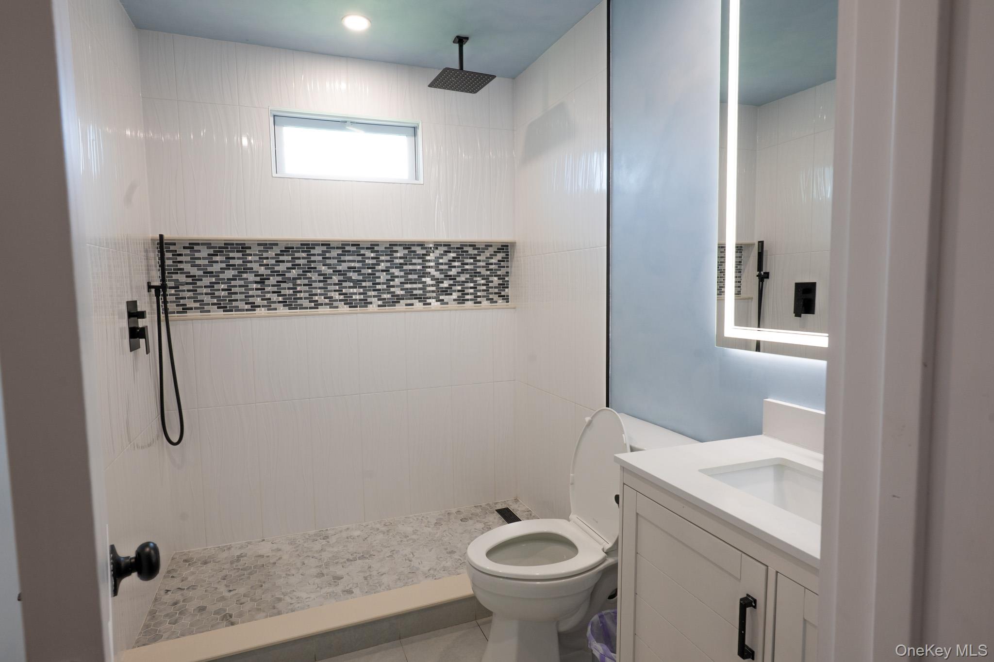 8 silver Road – For Sale photo 2