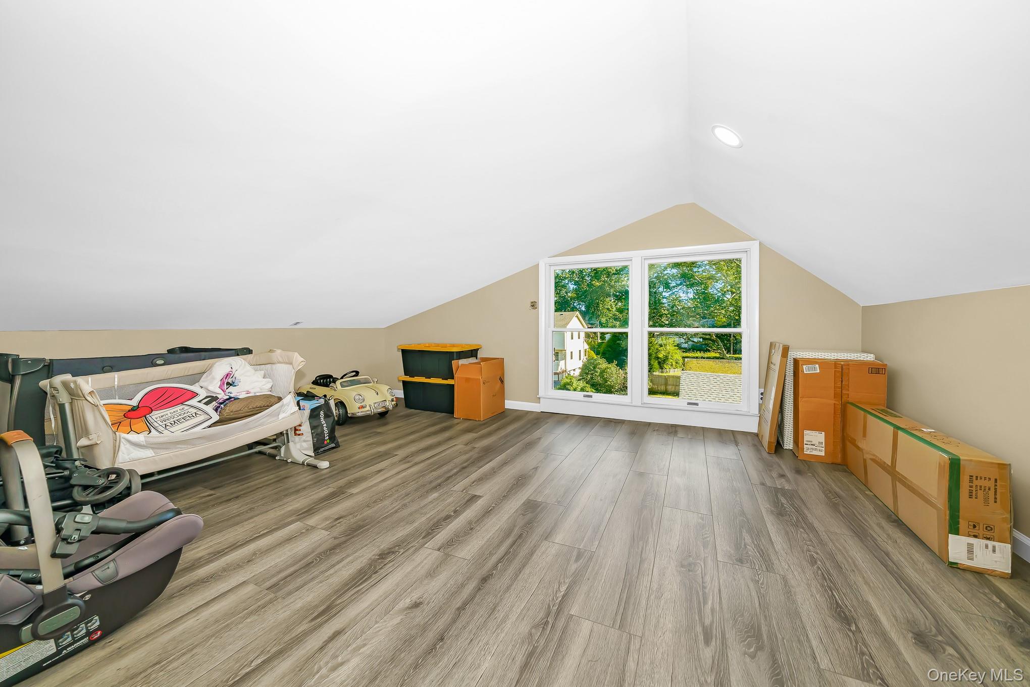 10 Hill Street – For Sale photo 43