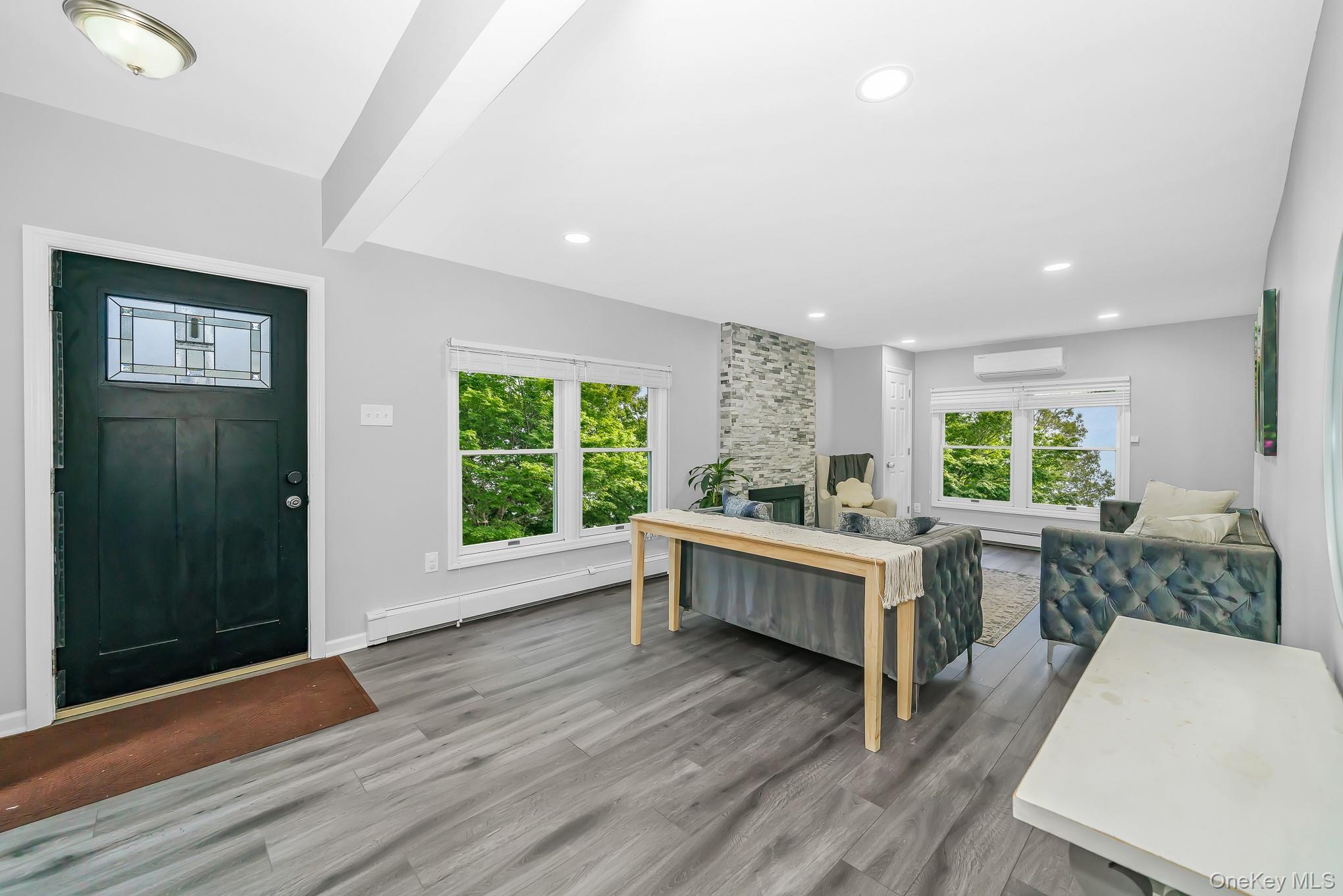 10 Hill Street – For Sale photo 13