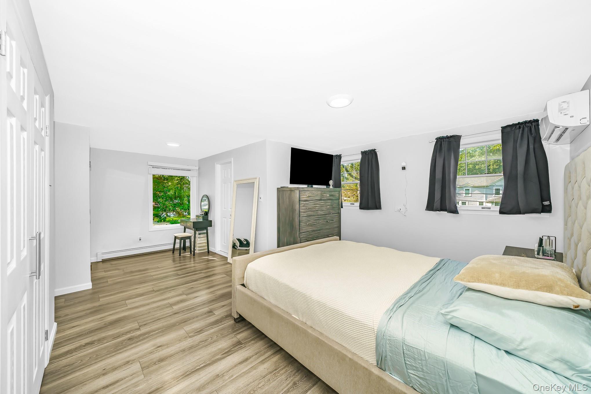 10 Hill Street – For Sale photo 40