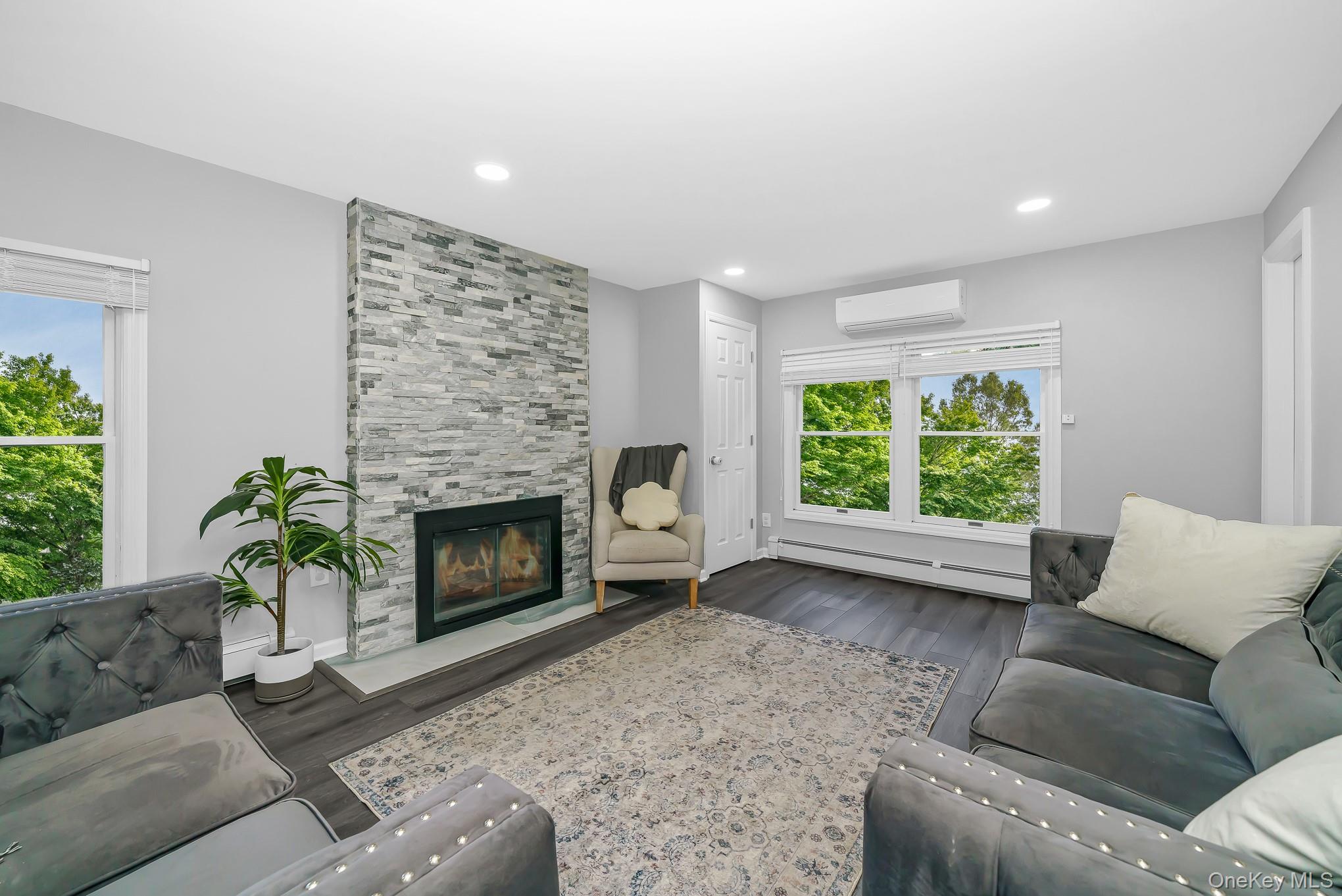 10 Hill Street – For Sale photo 14