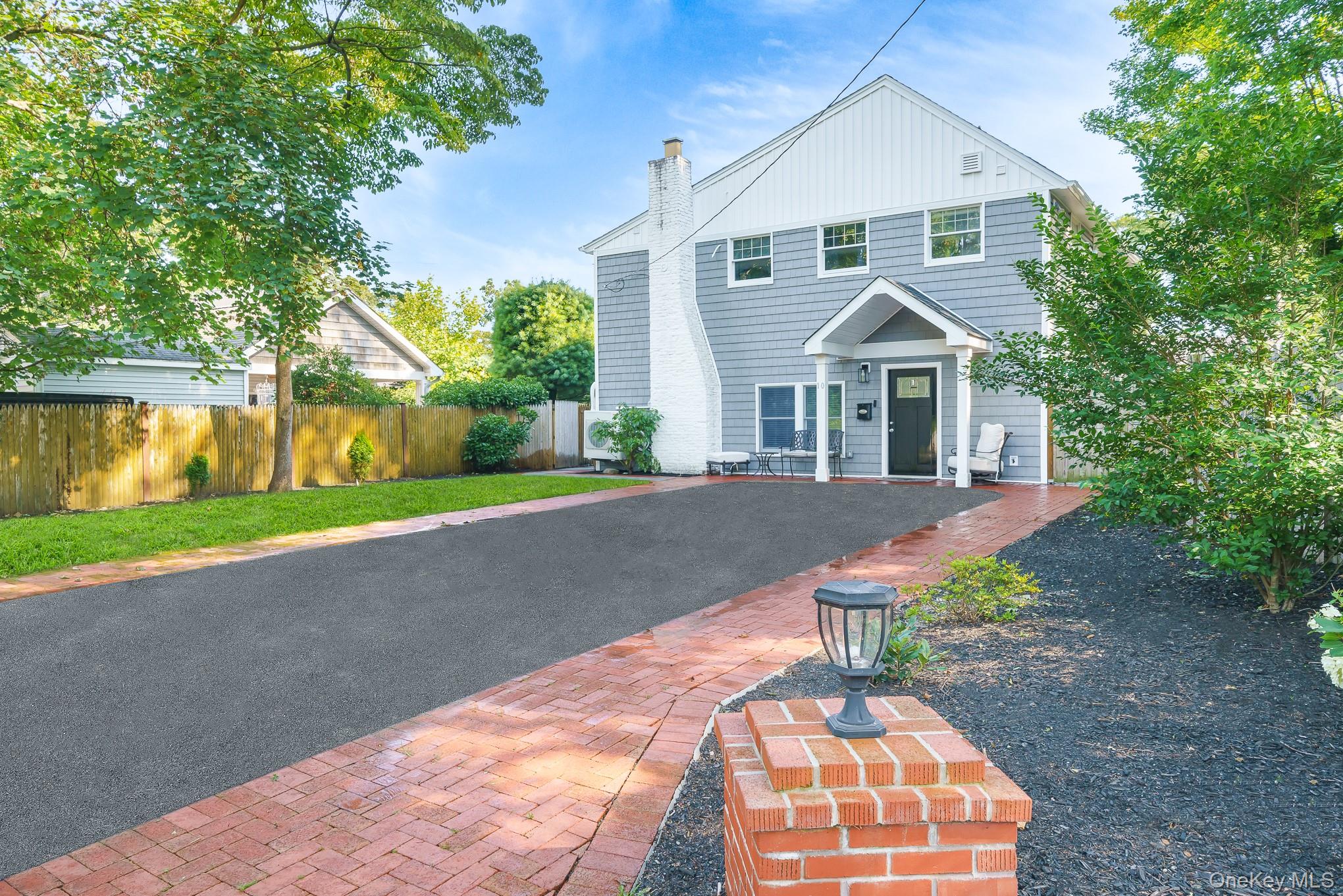 10 Hill Street – For Sale photo 2