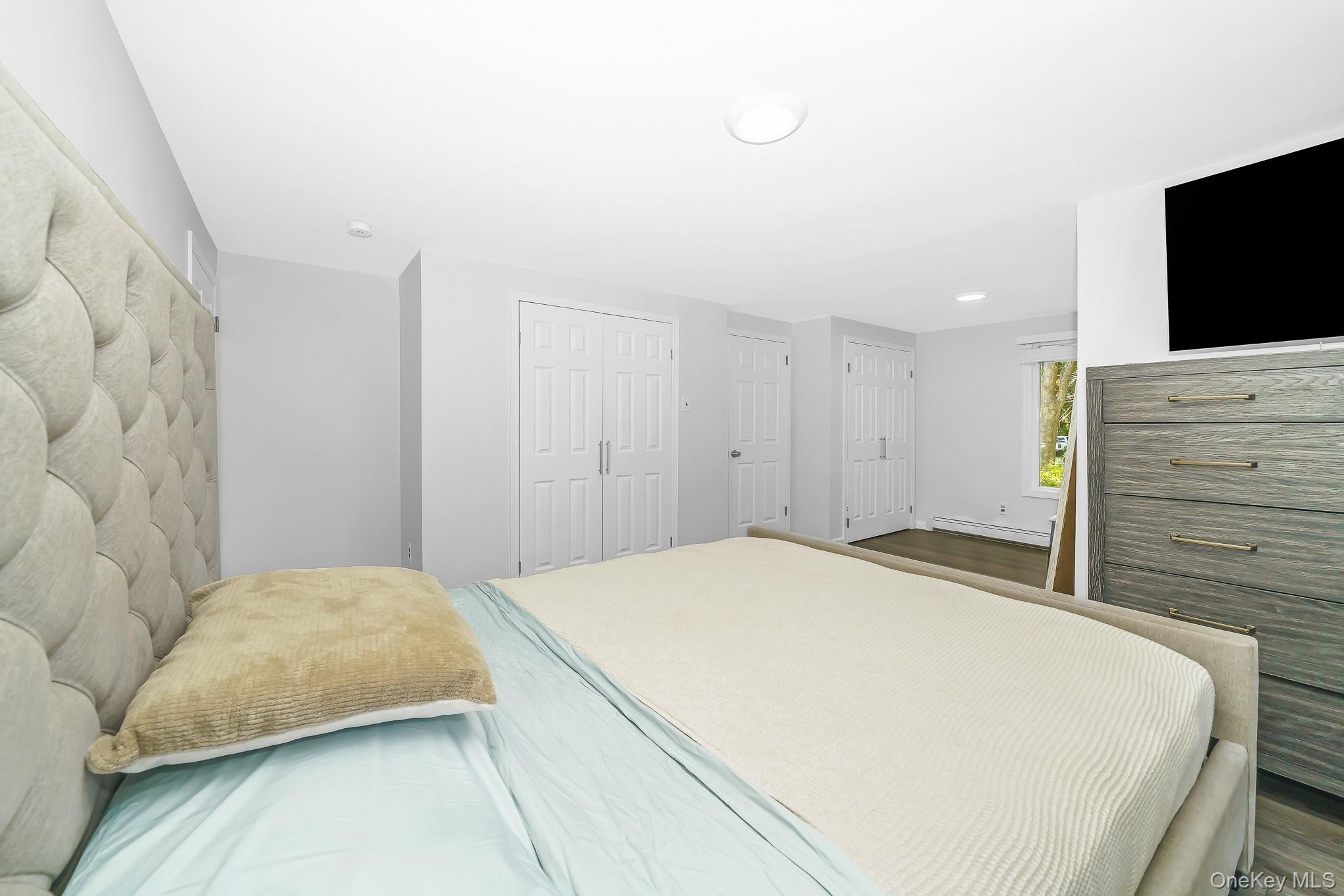 10 Hill Street – For Sale photo 37