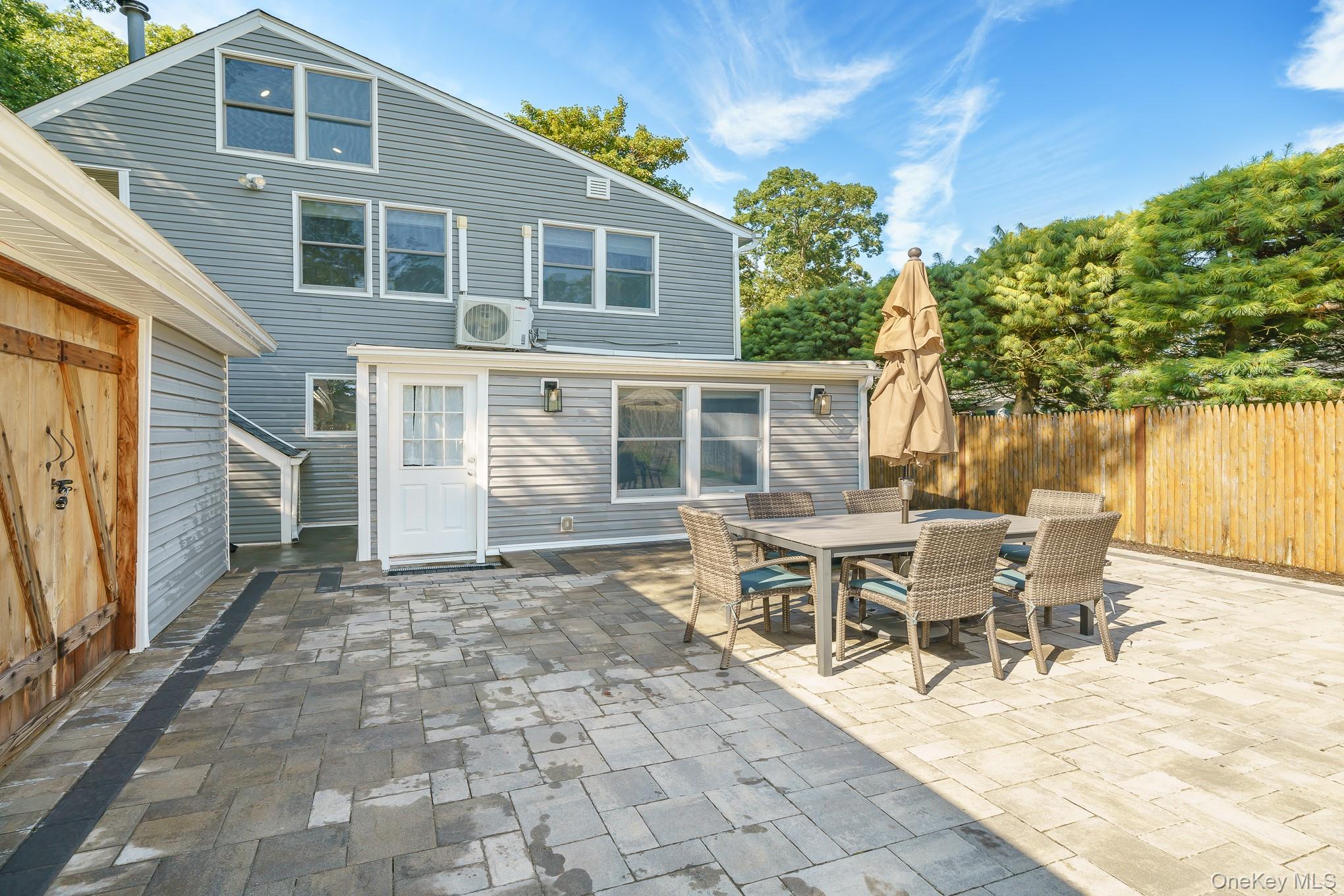 10 Hill Street – For Sale photo 8