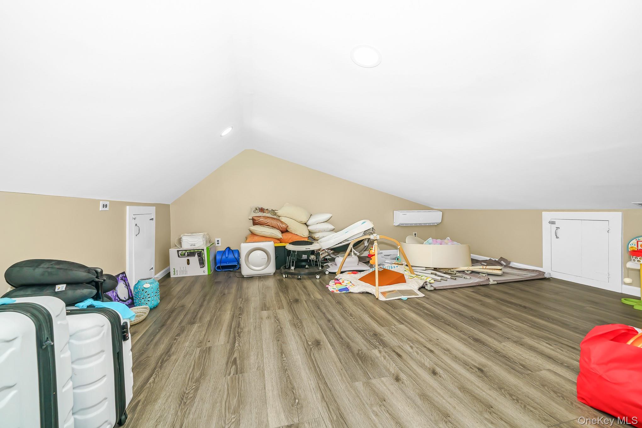 10 Hill Street – For Sale photo 45