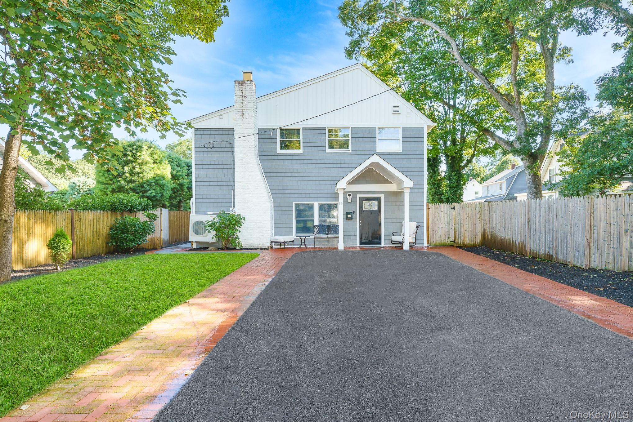 10 Hill Street – For Sale photo 4
