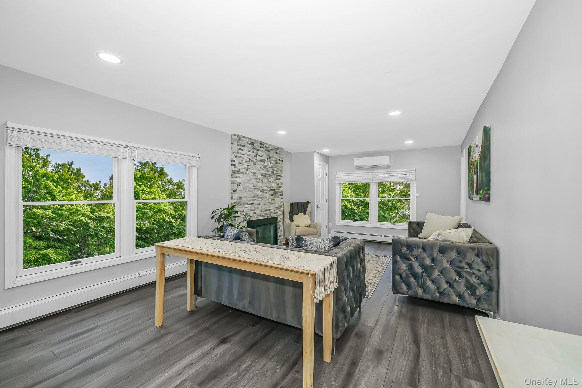 10 Hill Street – For Sale photo 12