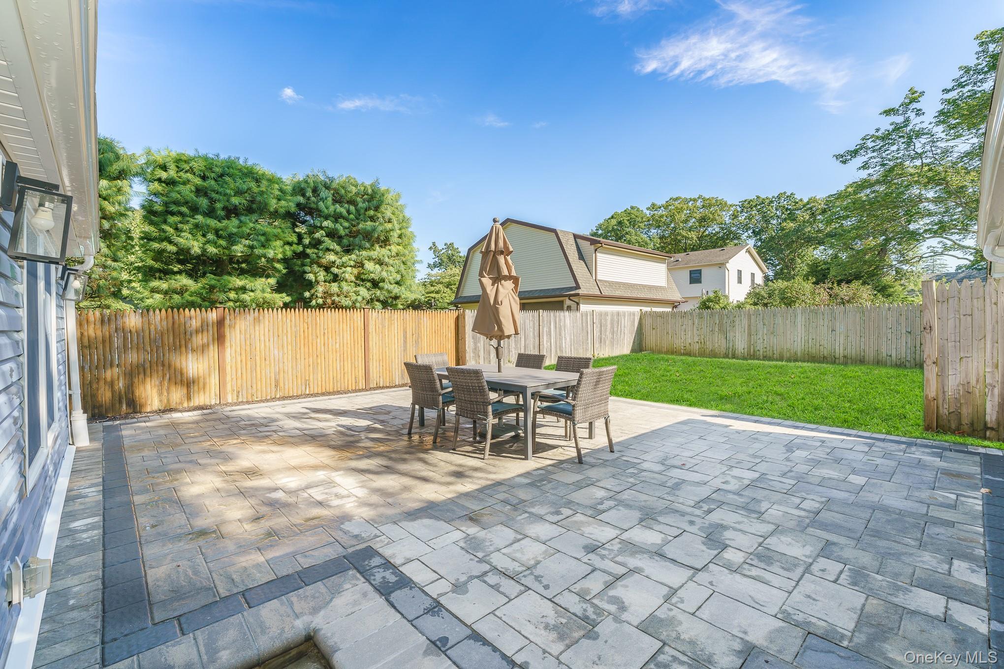 10 Hill Street – For Sale photo 6