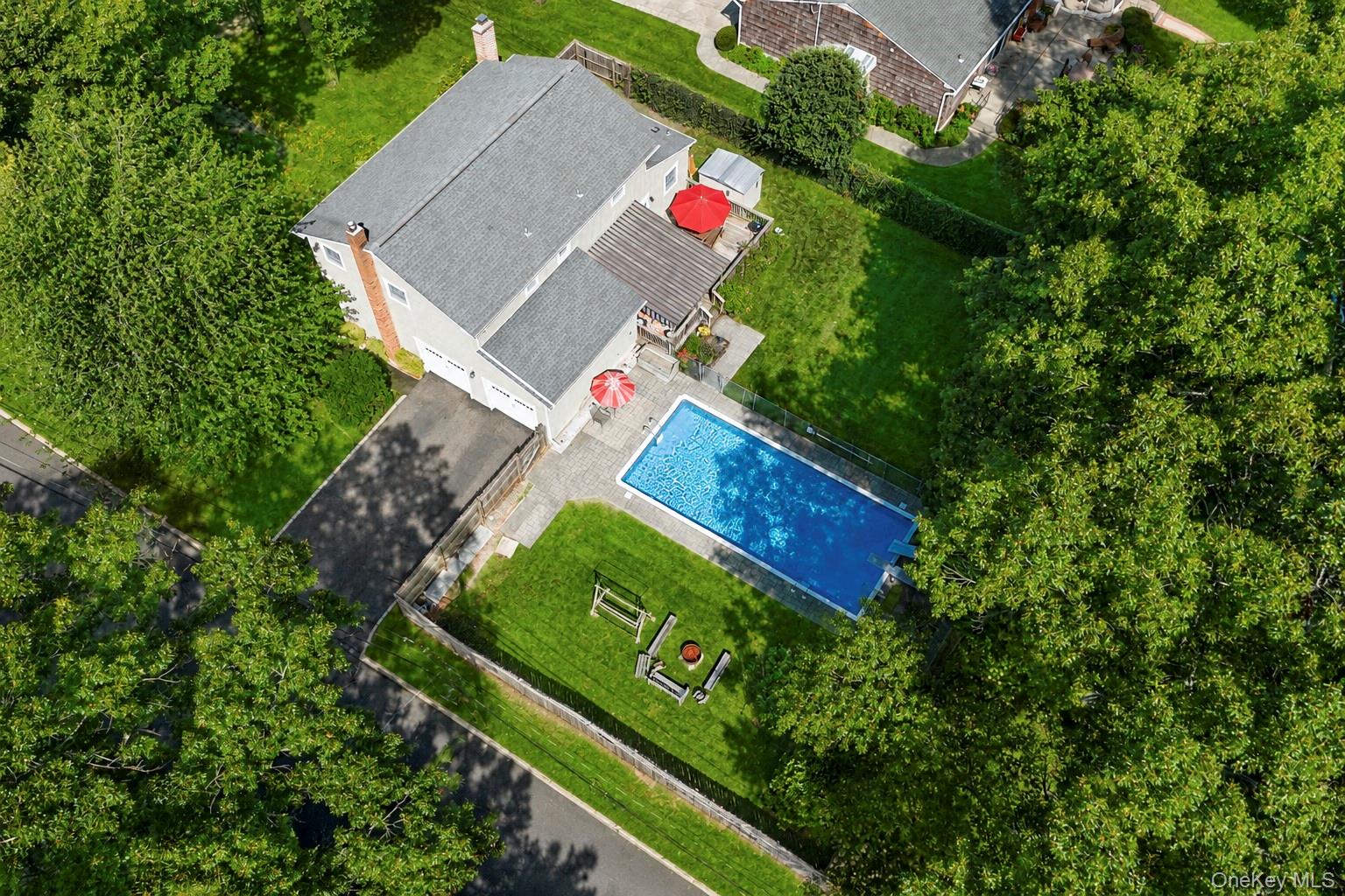255 Lake Avenue S – For Sale photo 2