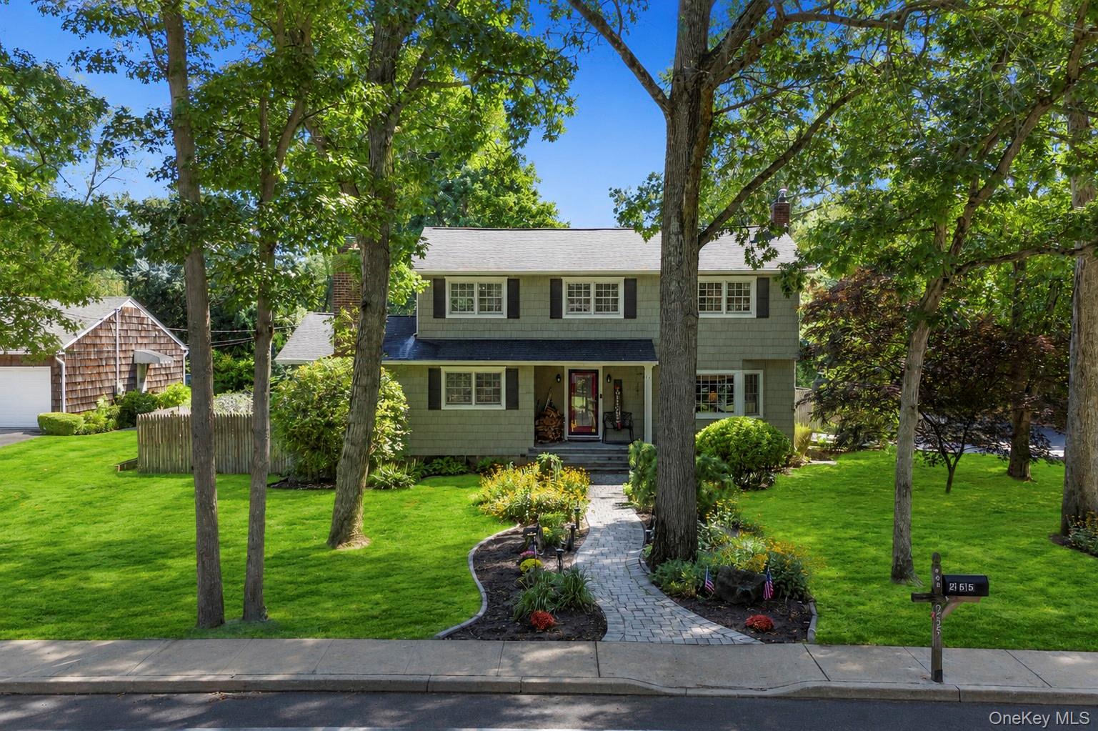 255 Lake Avenue S – For Sale