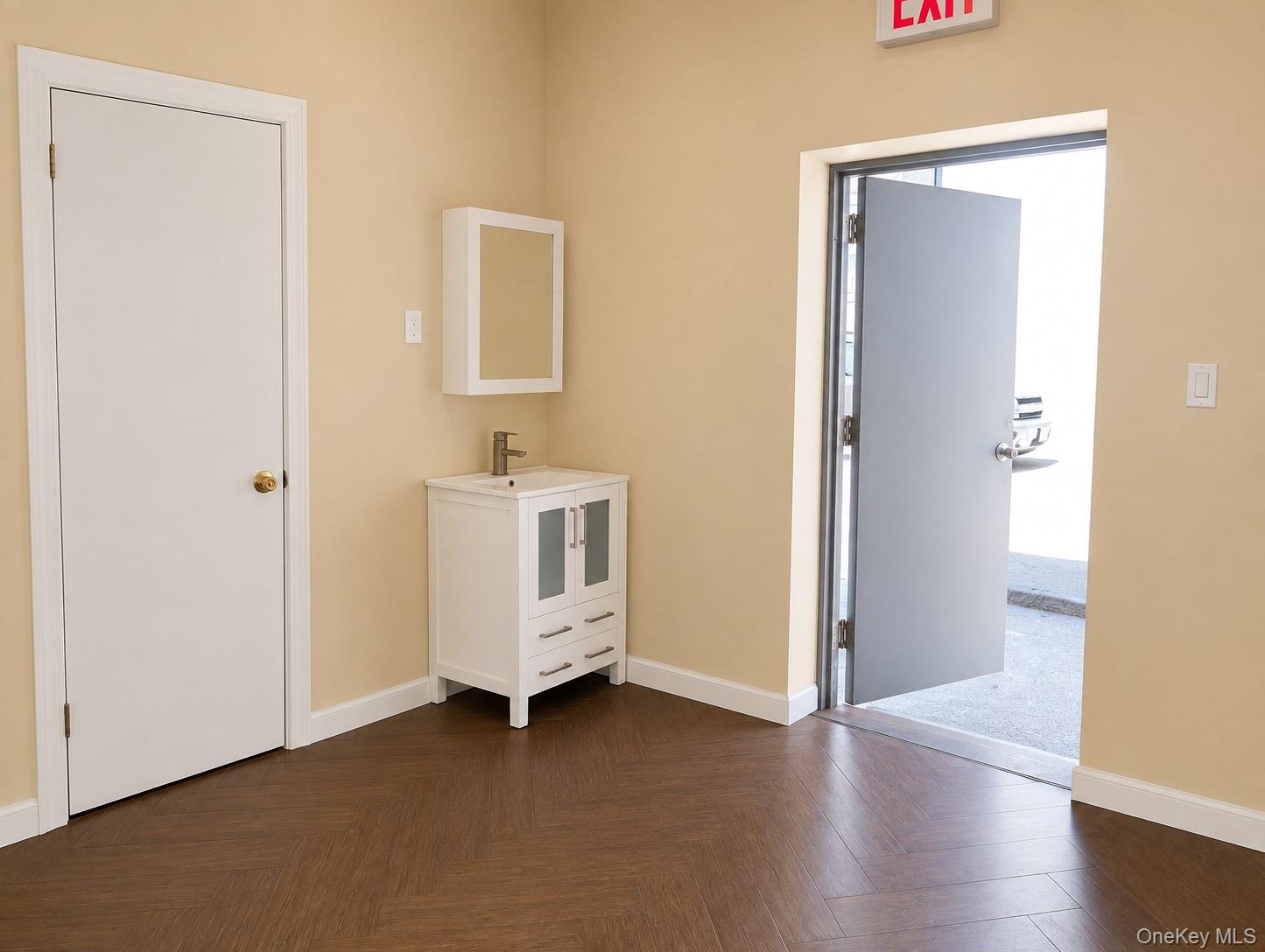 33-17 30 Avenue – For Rent photo 8