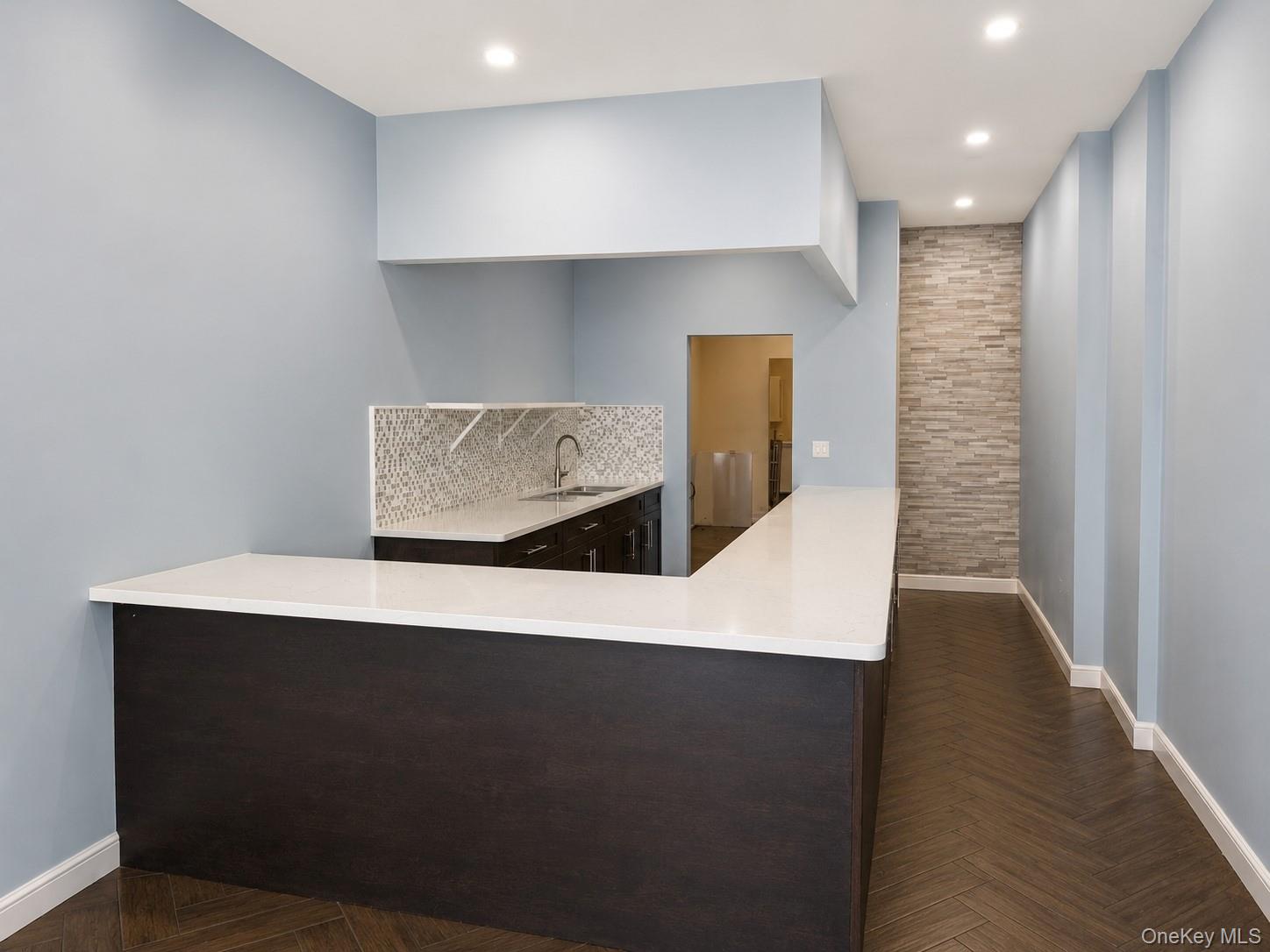 33-17 30 Avenue – For Rent photo 3