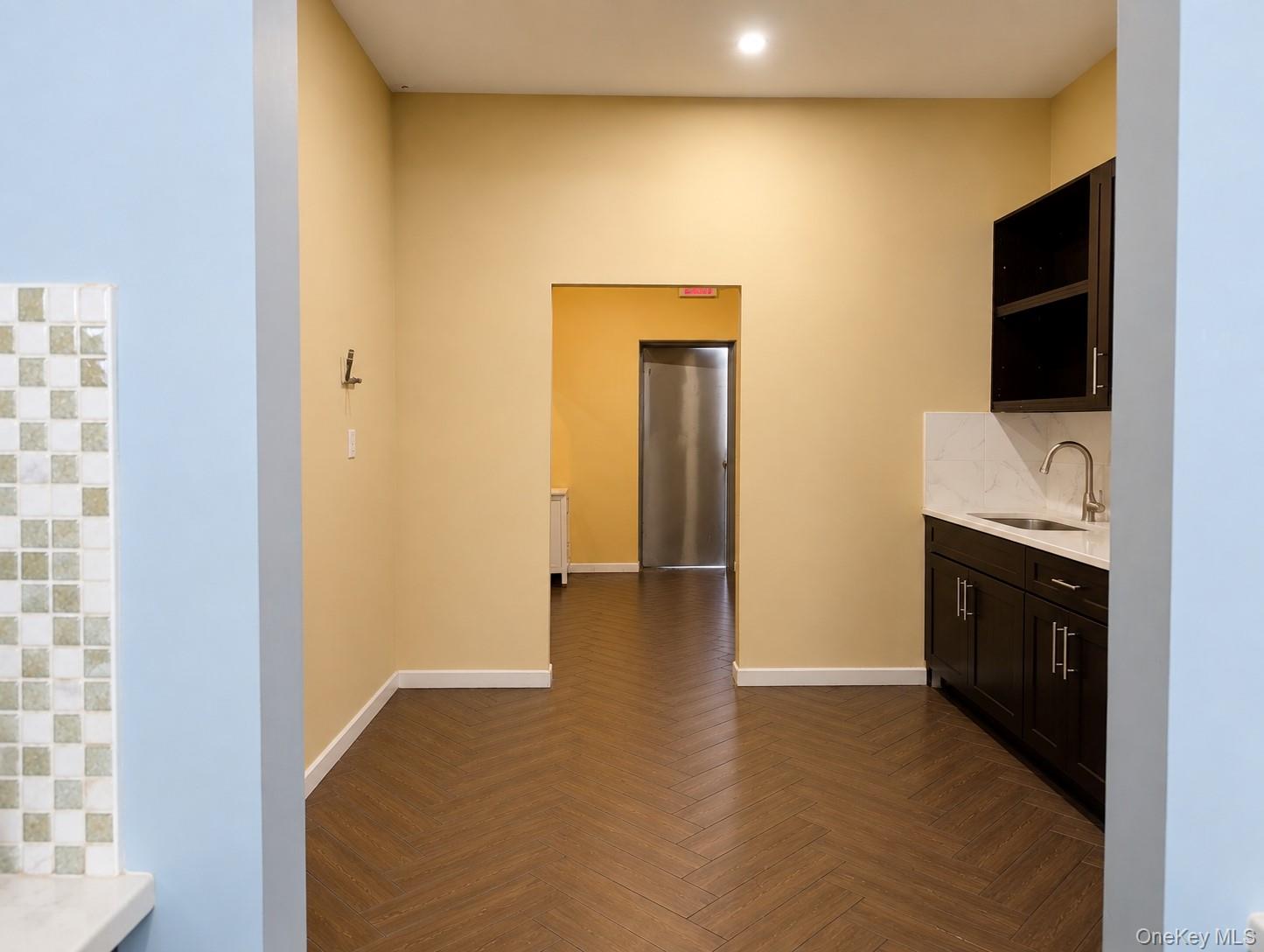 33-17 30 Avenue – For Rent photo 7