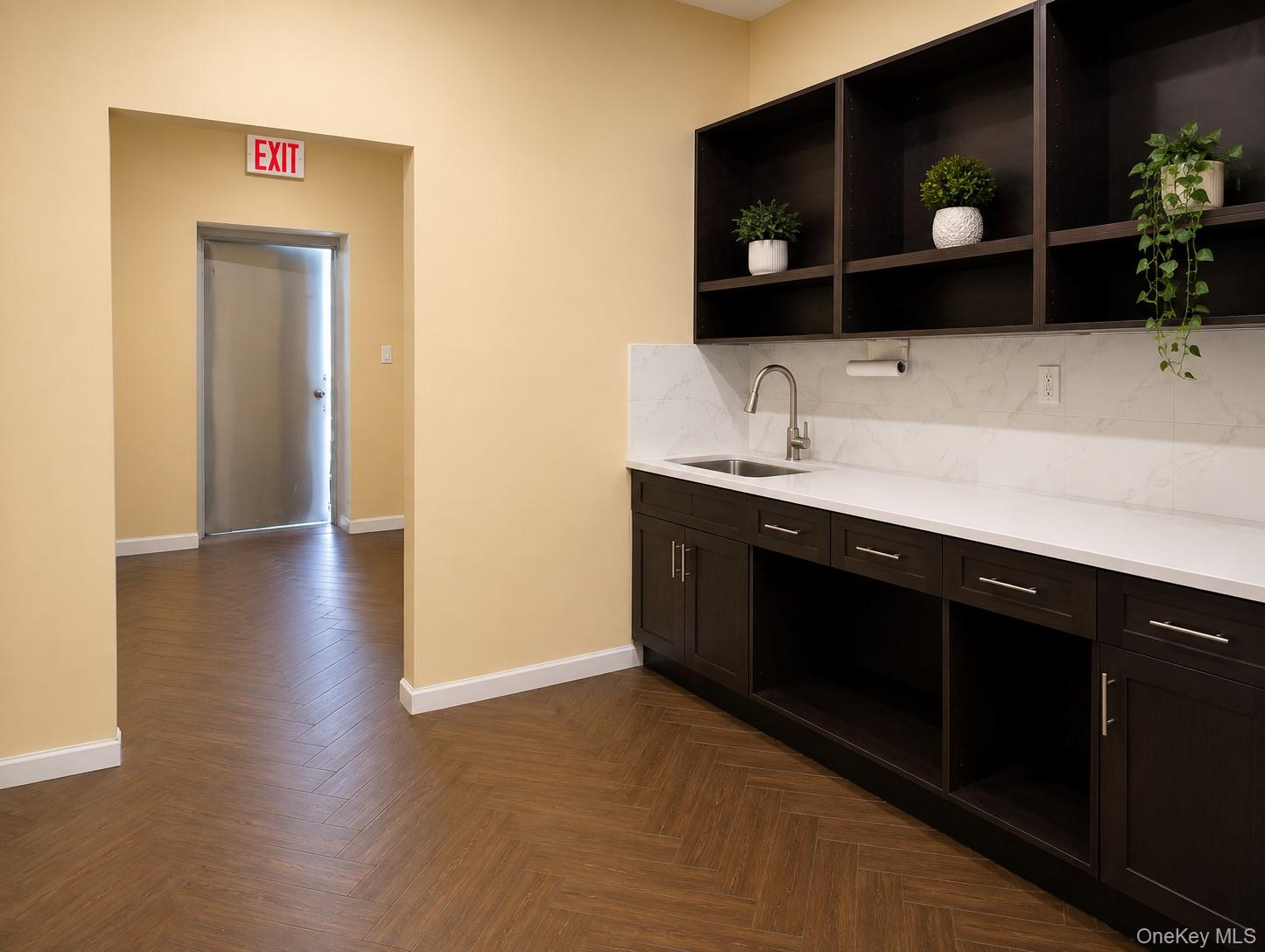 33-17 30 Avenue – For Rent photo 9