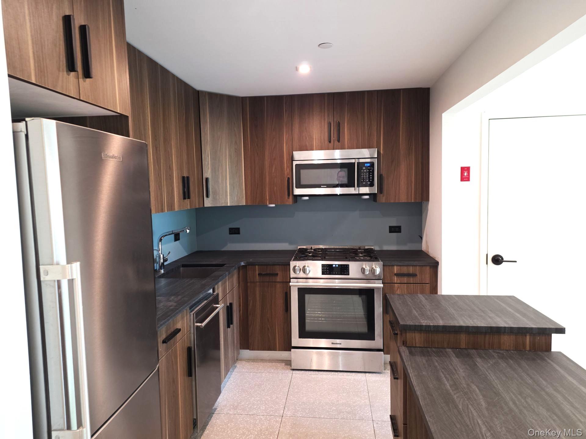 231 E 123rd Street – For Sale photo 4