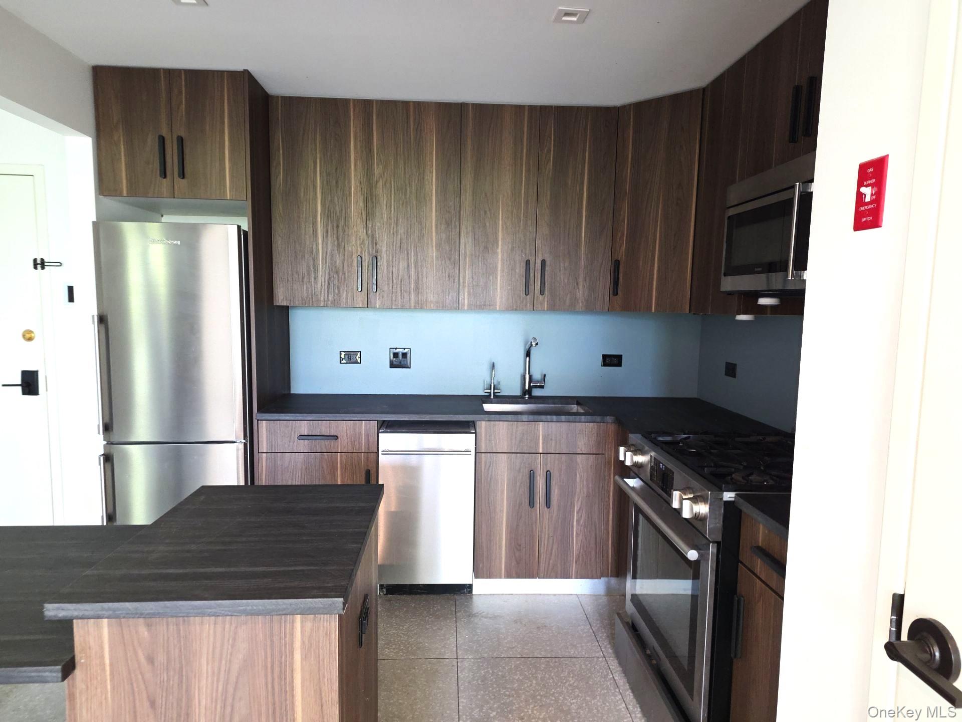 231 E 123rd Street – For Sale photo 3