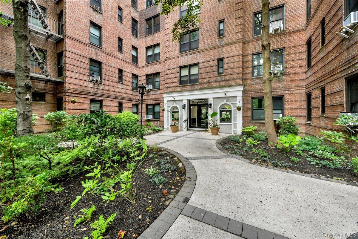 3840 Greystone Avenue, Unit 3I photo 17