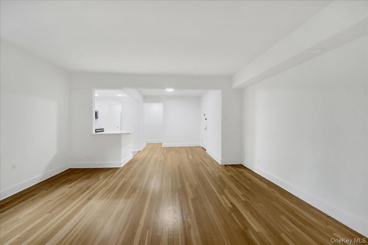 3840 Greystone Avenue, Unit 3I photo 4