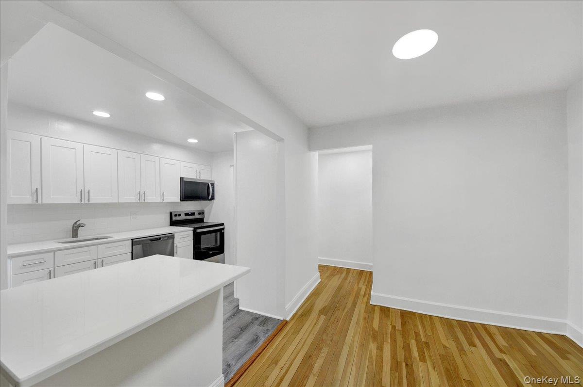 3840 Greystone Avenue, Unit 3I photo 5