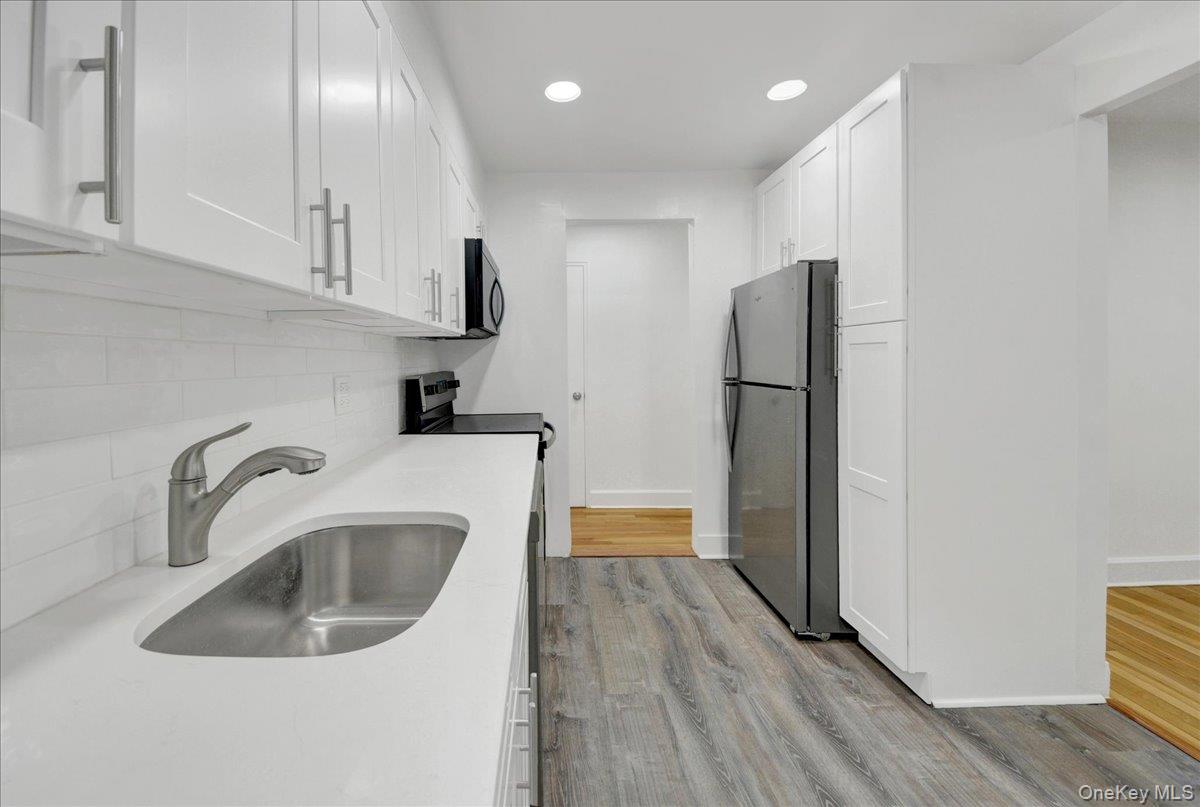3840 Greystone Avenue, Unit 3I photo 8