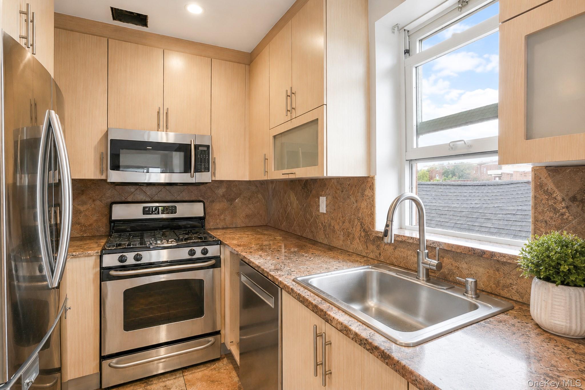 2388 Ocean Avenue, Unit 11 photo 3