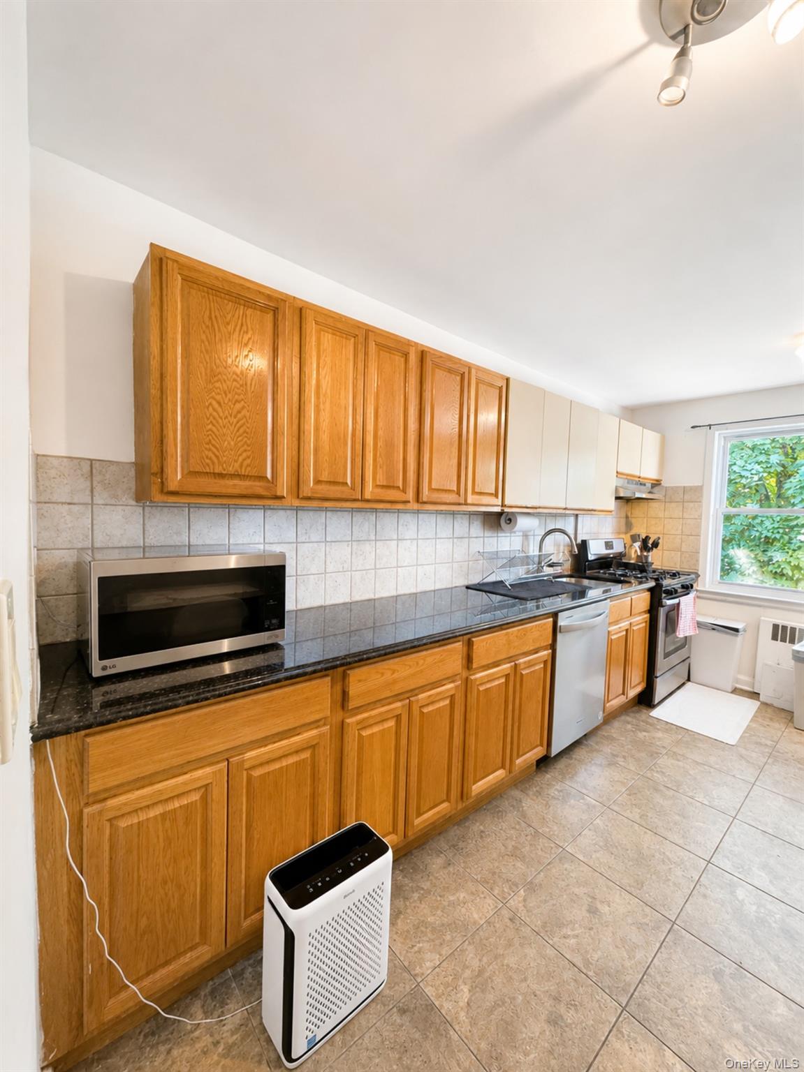 43 1/2 Carpenter Avenue, Unit D photo 5