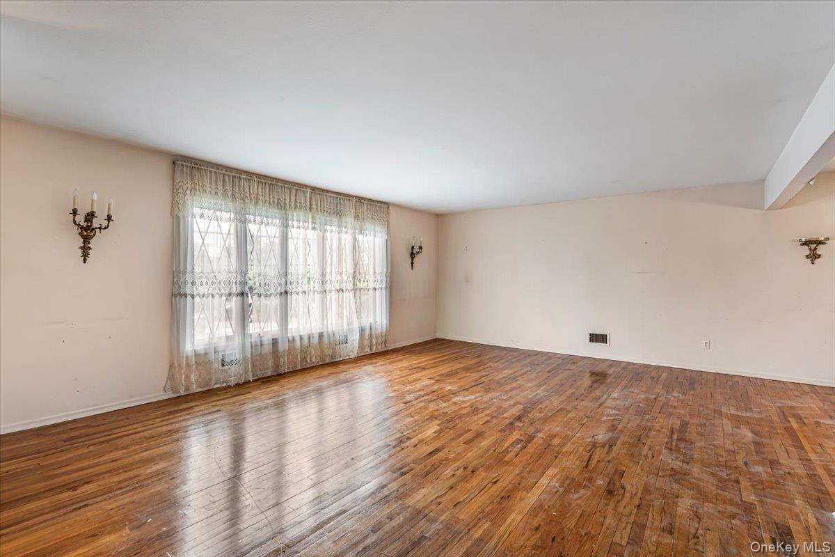156-14 14th Avenue – For Sale photo 4