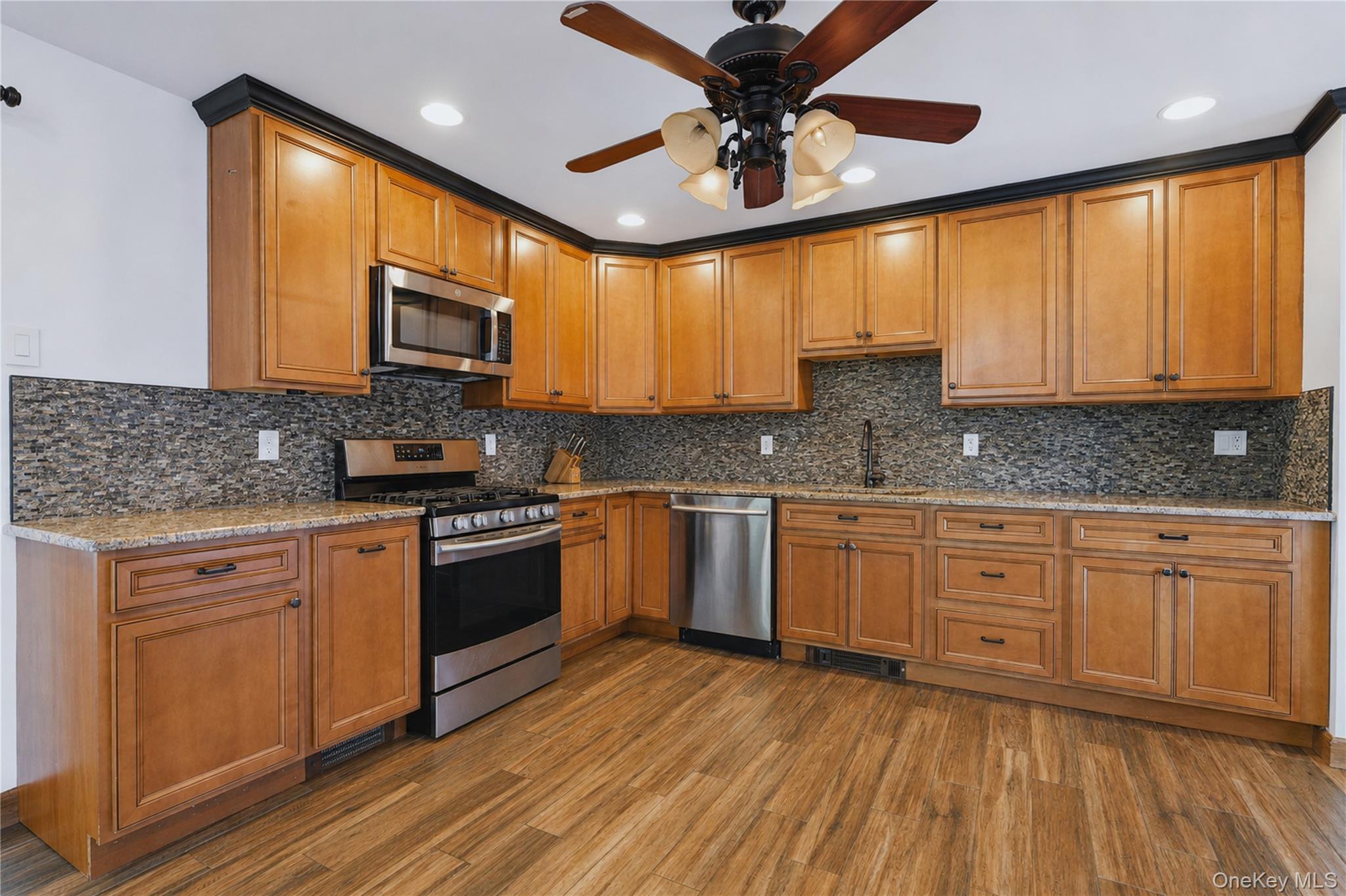 119 Scotchtown Avenue – For Sale photo 7
