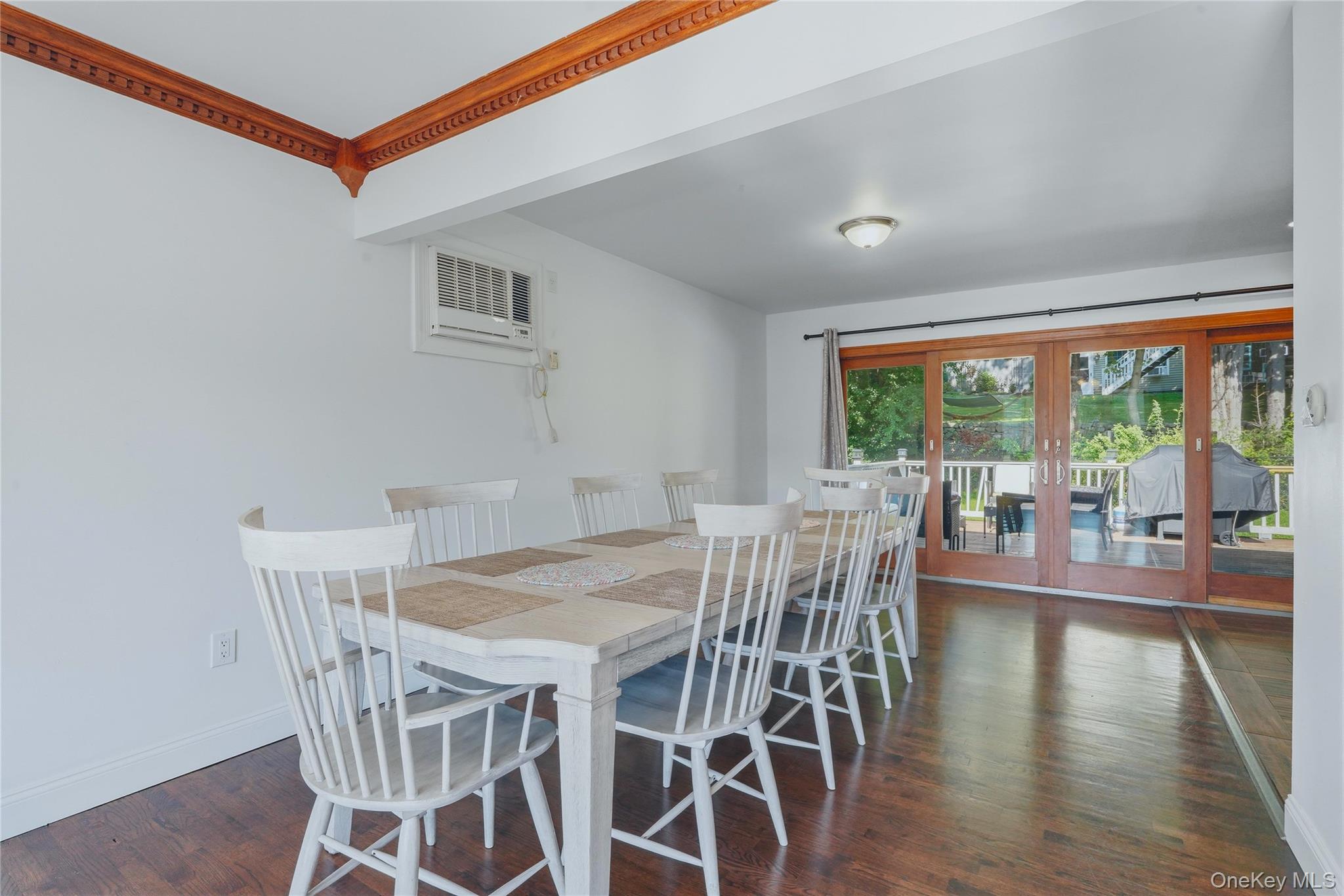 119 Scotchtown Avenue – For Sale photo 4