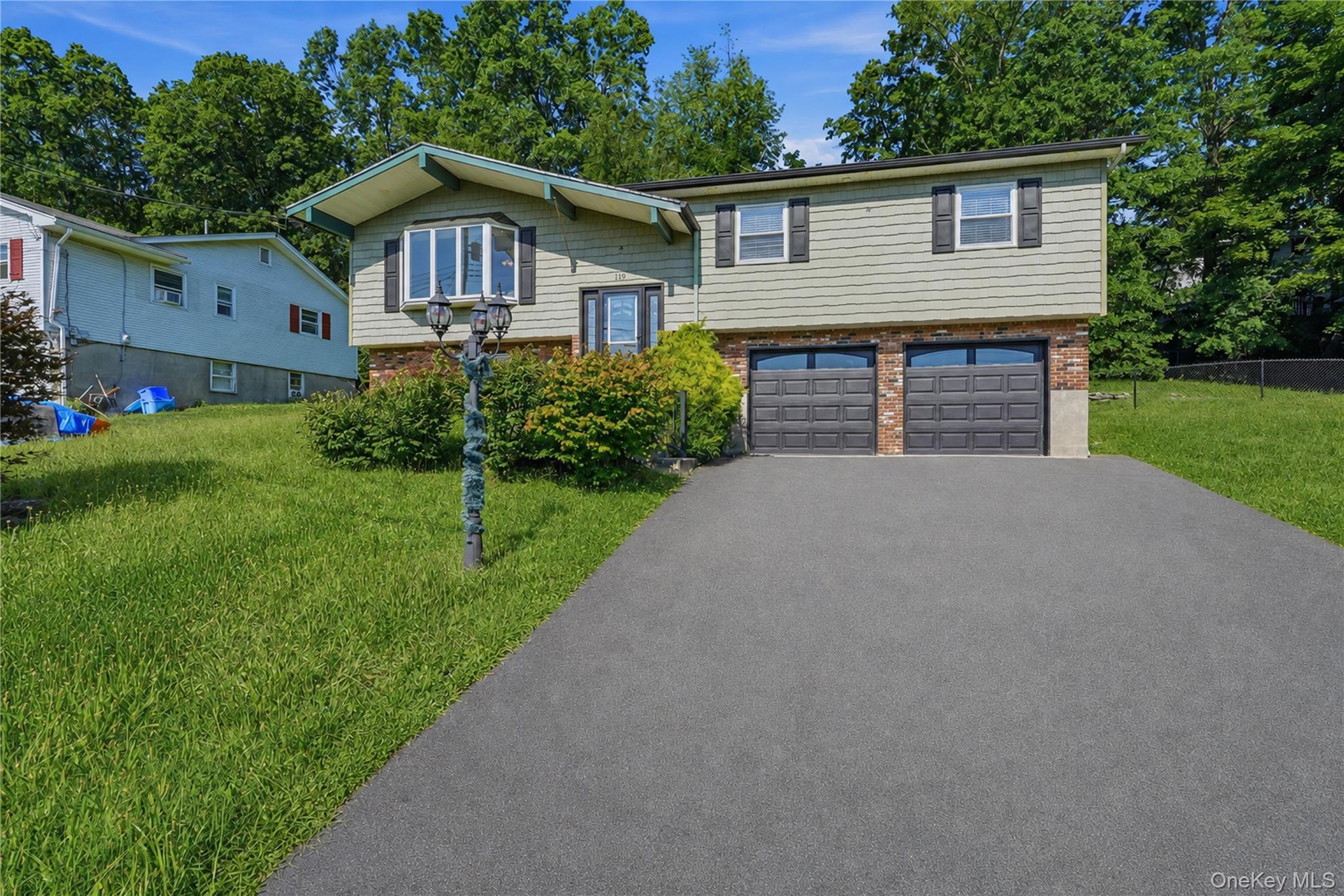 119 Scotchtown Avenue – For Sale photo 2