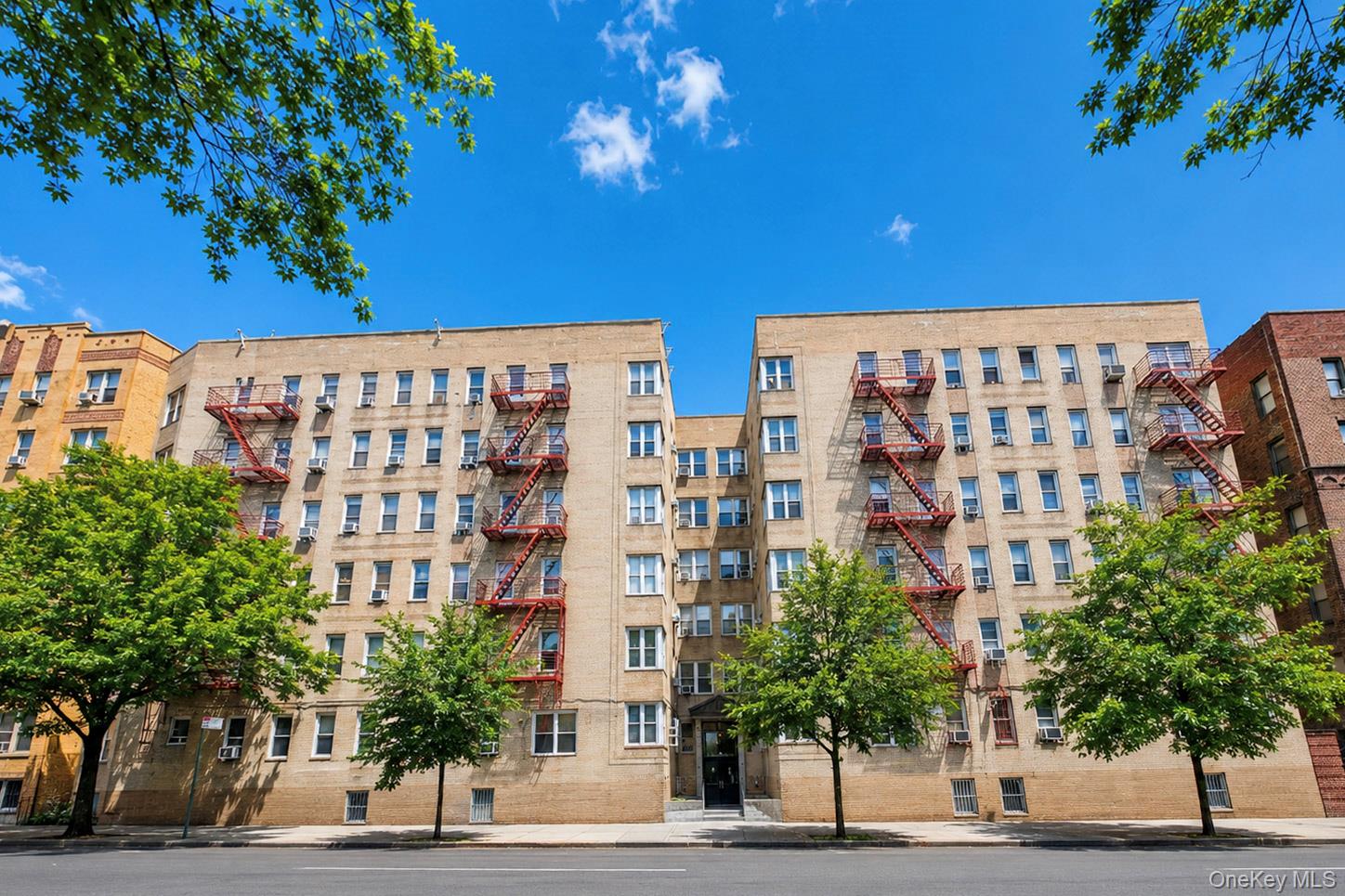 2160 Bronx Park East, Unit 1F photo 2