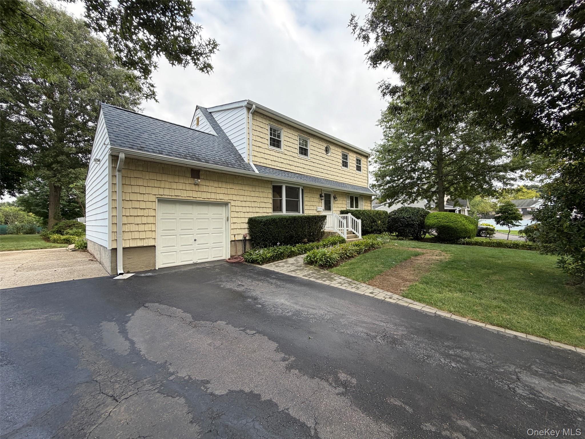 21 Purdy Avenue – For Sale photo 3