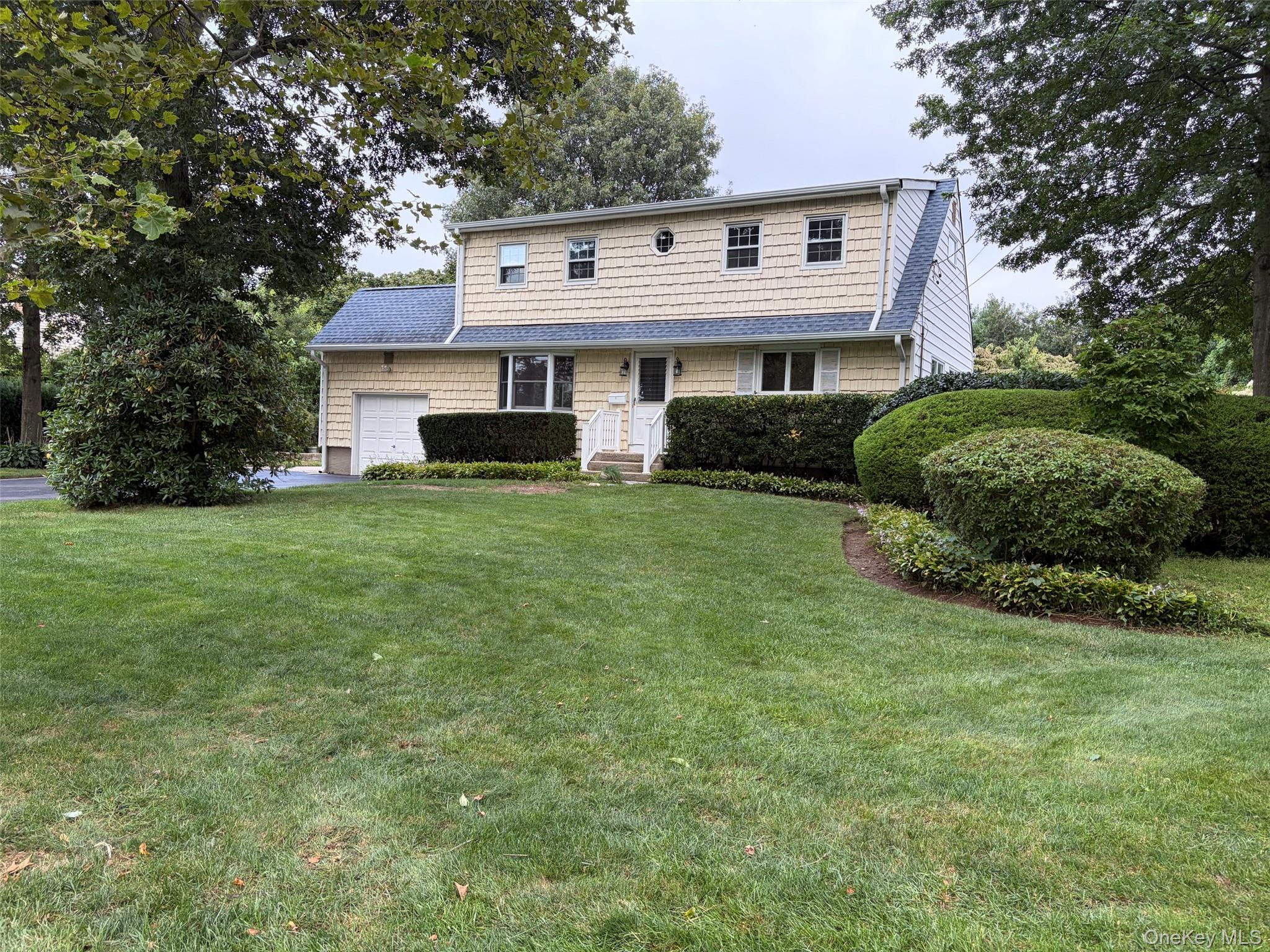 21 Purdy Avenue – For Sale photo 2