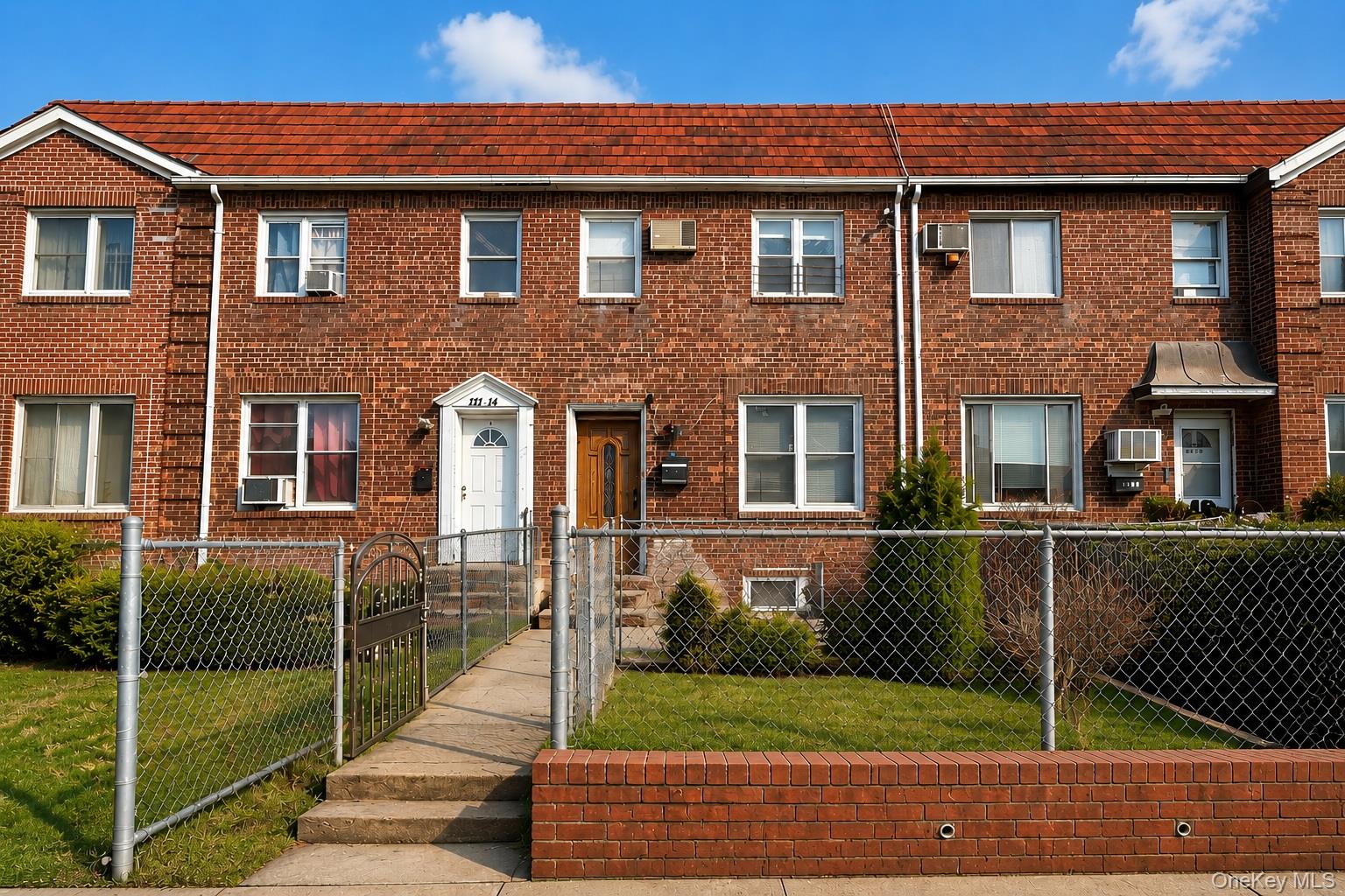 144-37 73 Avenue – For Sale
