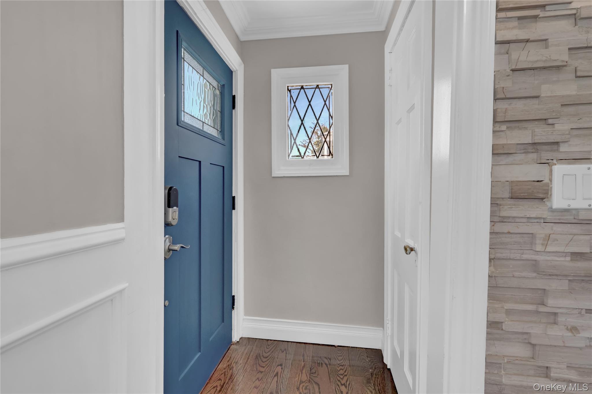 154 California Avenue – For Sale photo 2