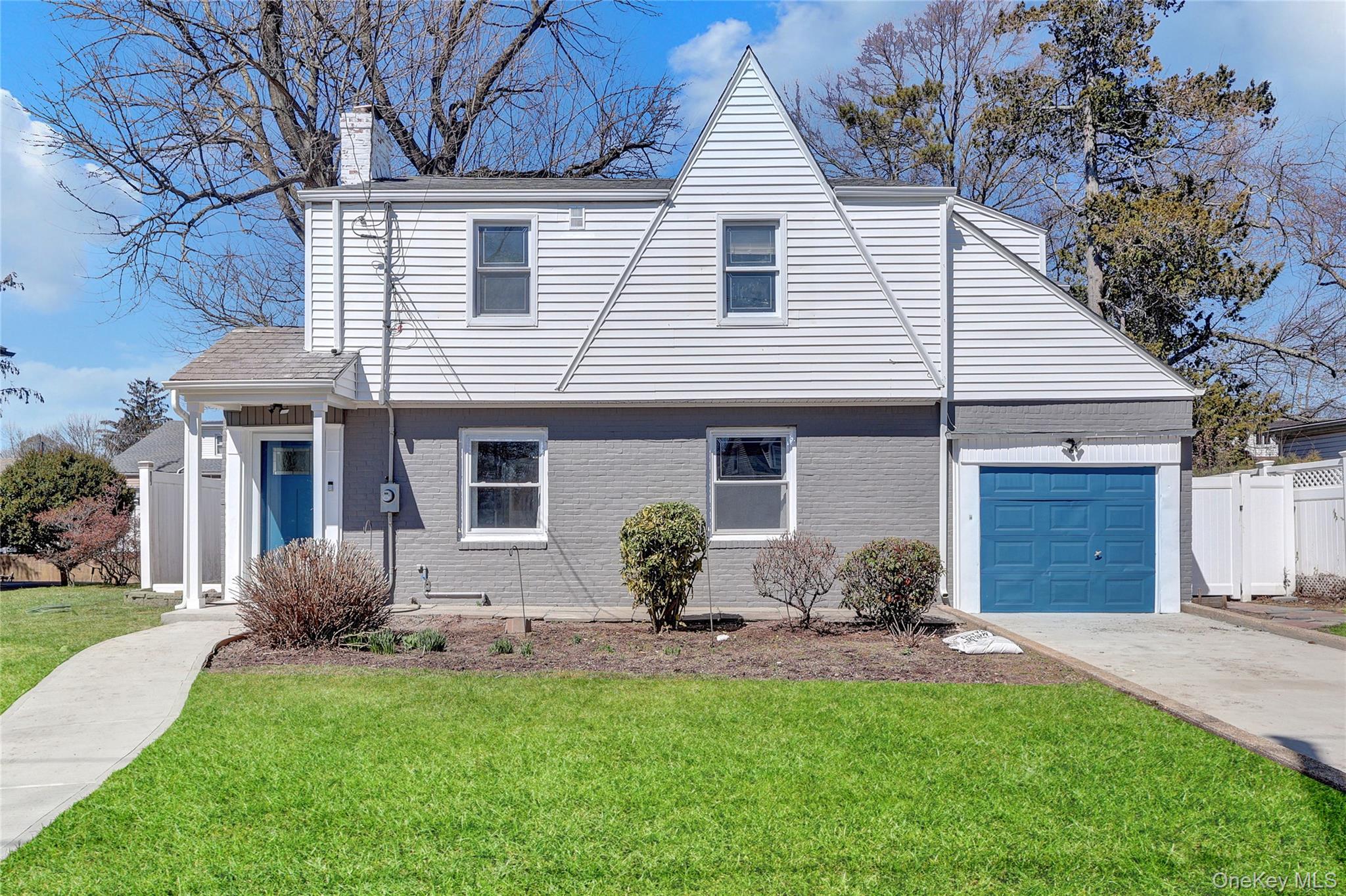 154 California Avenue – For Sale